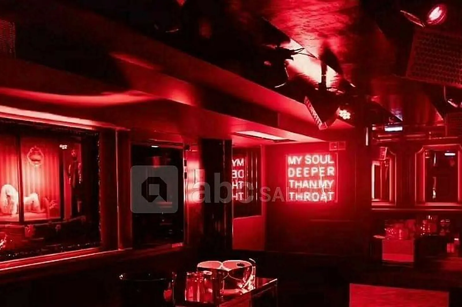 Lieux événementiels, LE LIPSTICK