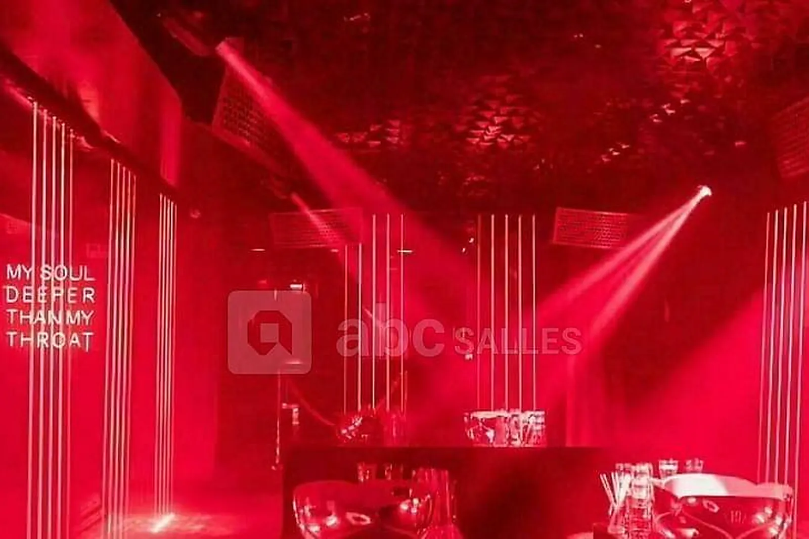 Lieux événementiels, LE LIPSTICK