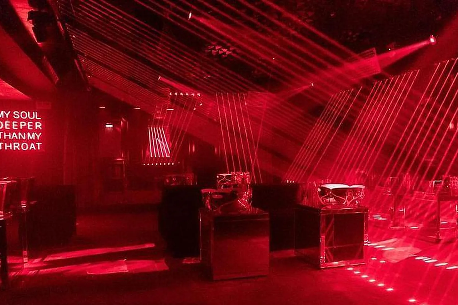 Lieux événementiels, LE LIPSTICK