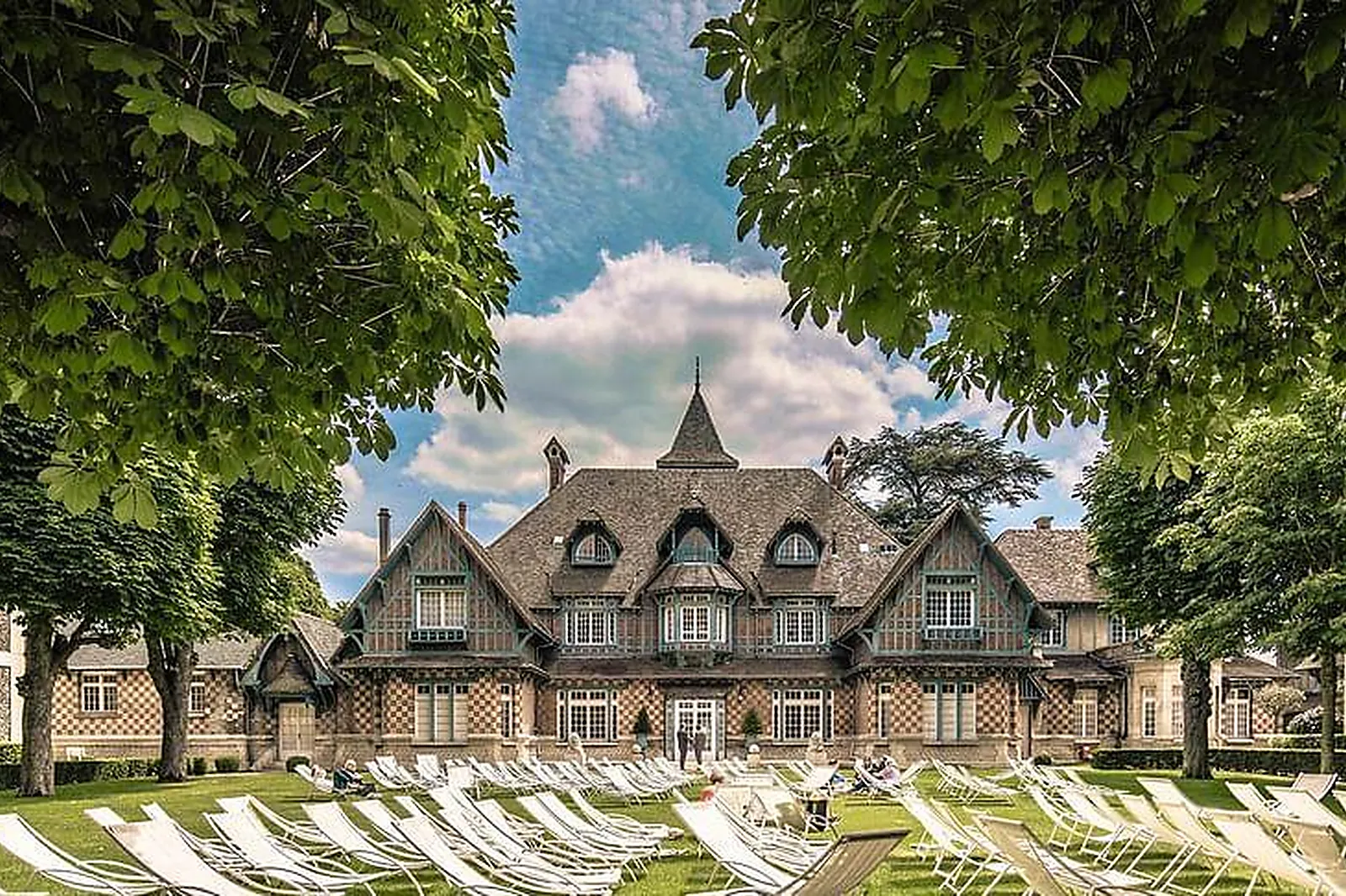 Lieux événementiels, LE MANOIR - PARIS COUNTRY CLUB