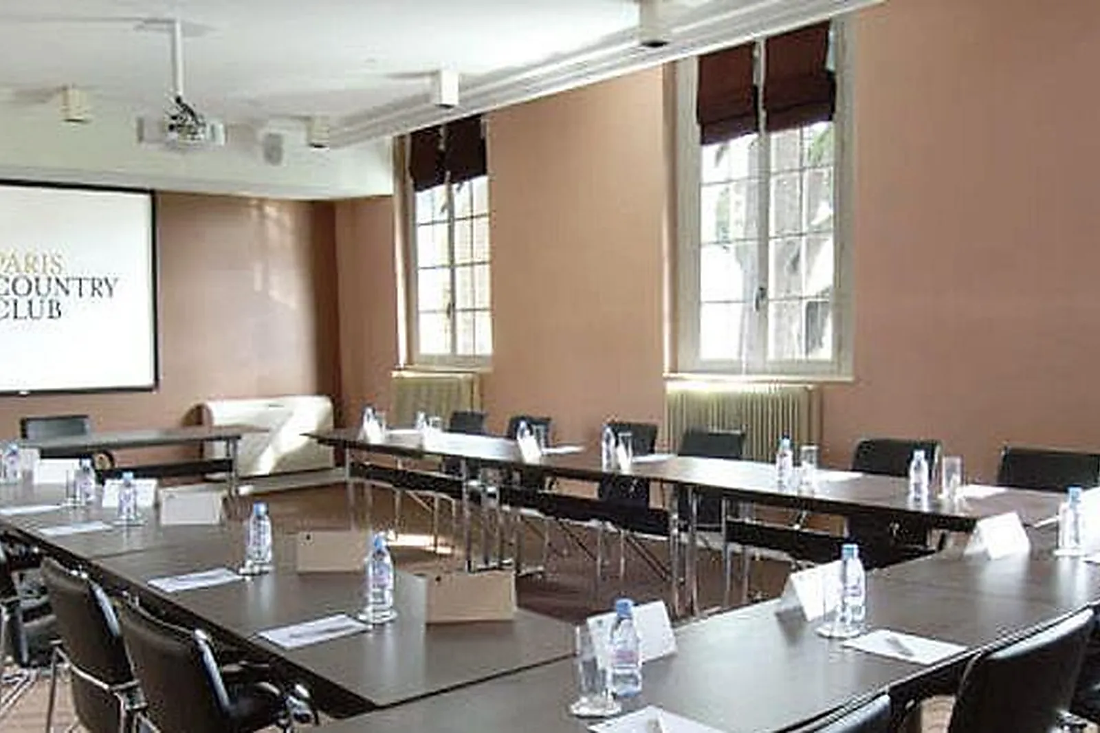 Lieux événementiels, LE MANOIR - PARIS COUNTRY CLUB