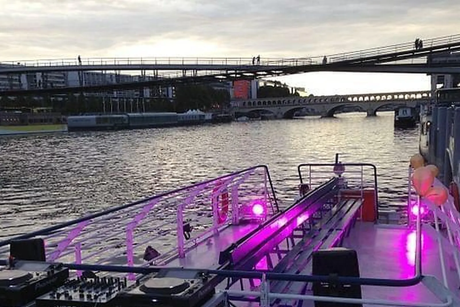 Lieux événementiels, LE MARTIN-PÊCHEUR