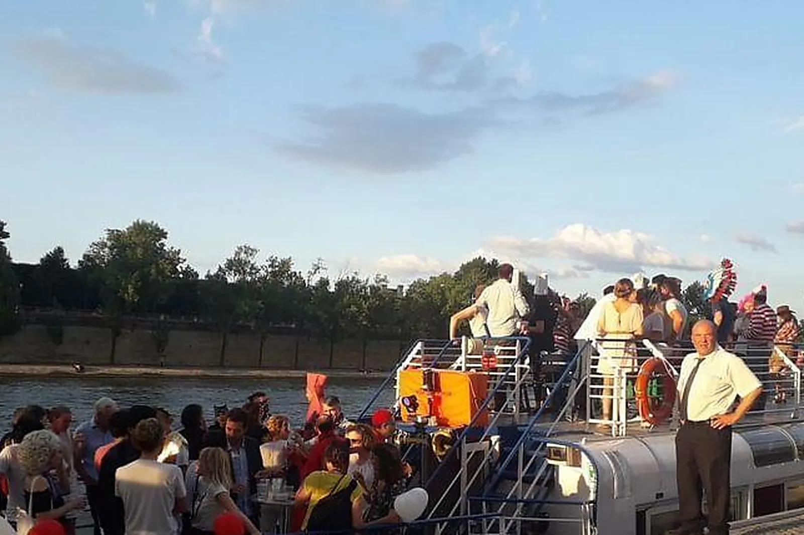 Lieux événementiels, LE MARTIN-PÊCHEUR