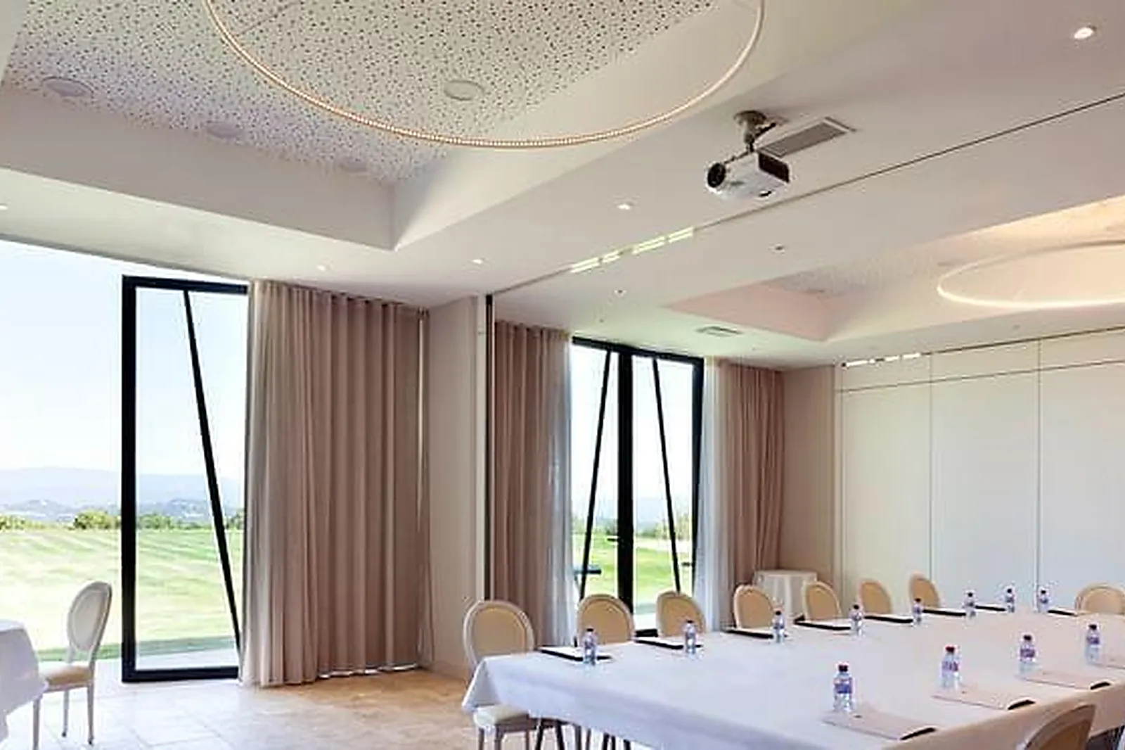 Lieux événementiels, LE MAS DES HERBES BLANCHES RELAIS & CHÂTEAUX *****