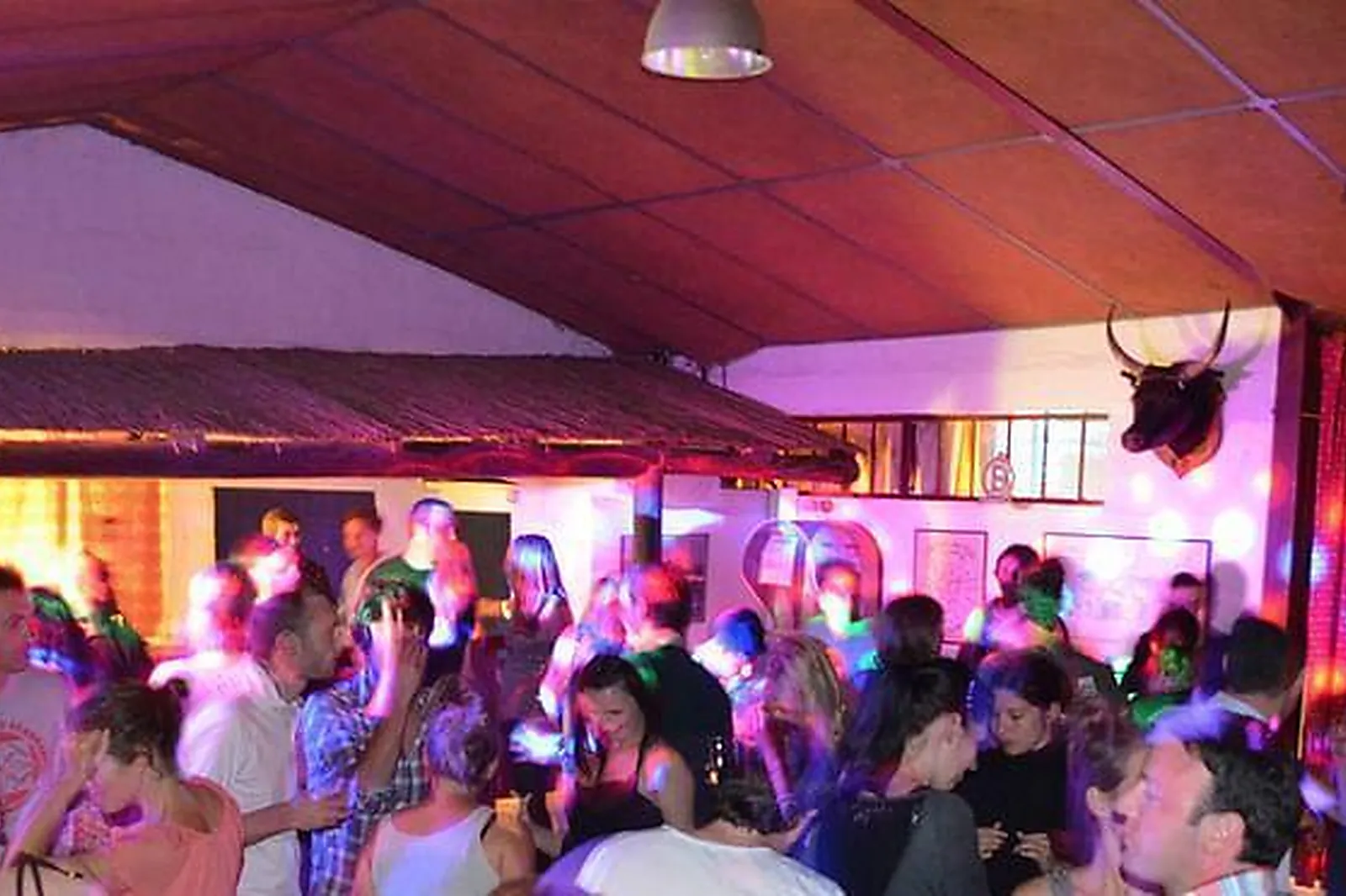 Lieux événementiels, LE MAS DE PEINT - MANADE JACQUES BON