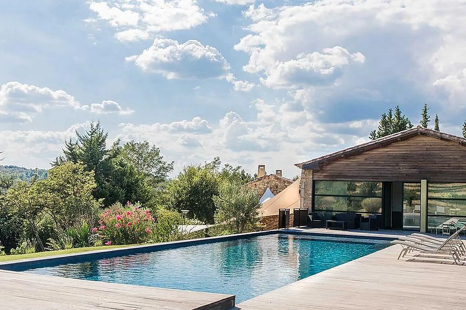 Lieux événementiels, LE MAS DE SO