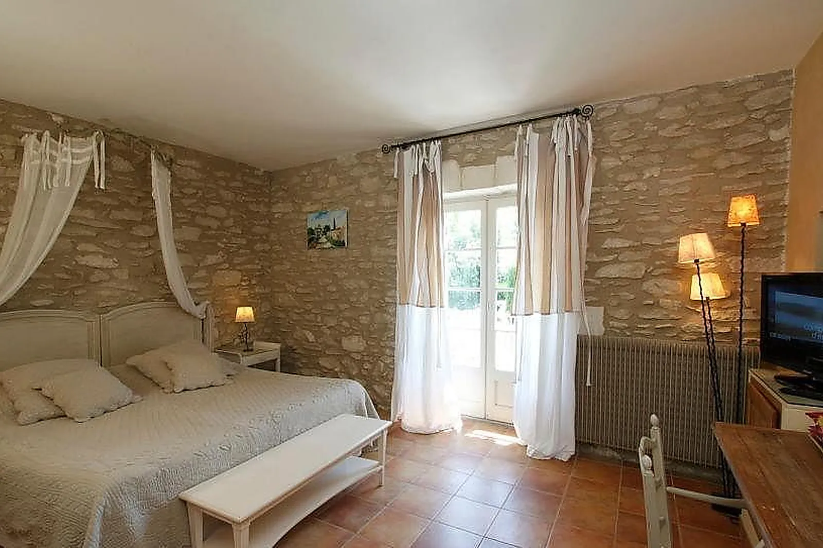 Lieux événementiels, LE MAS DES CARASSINS