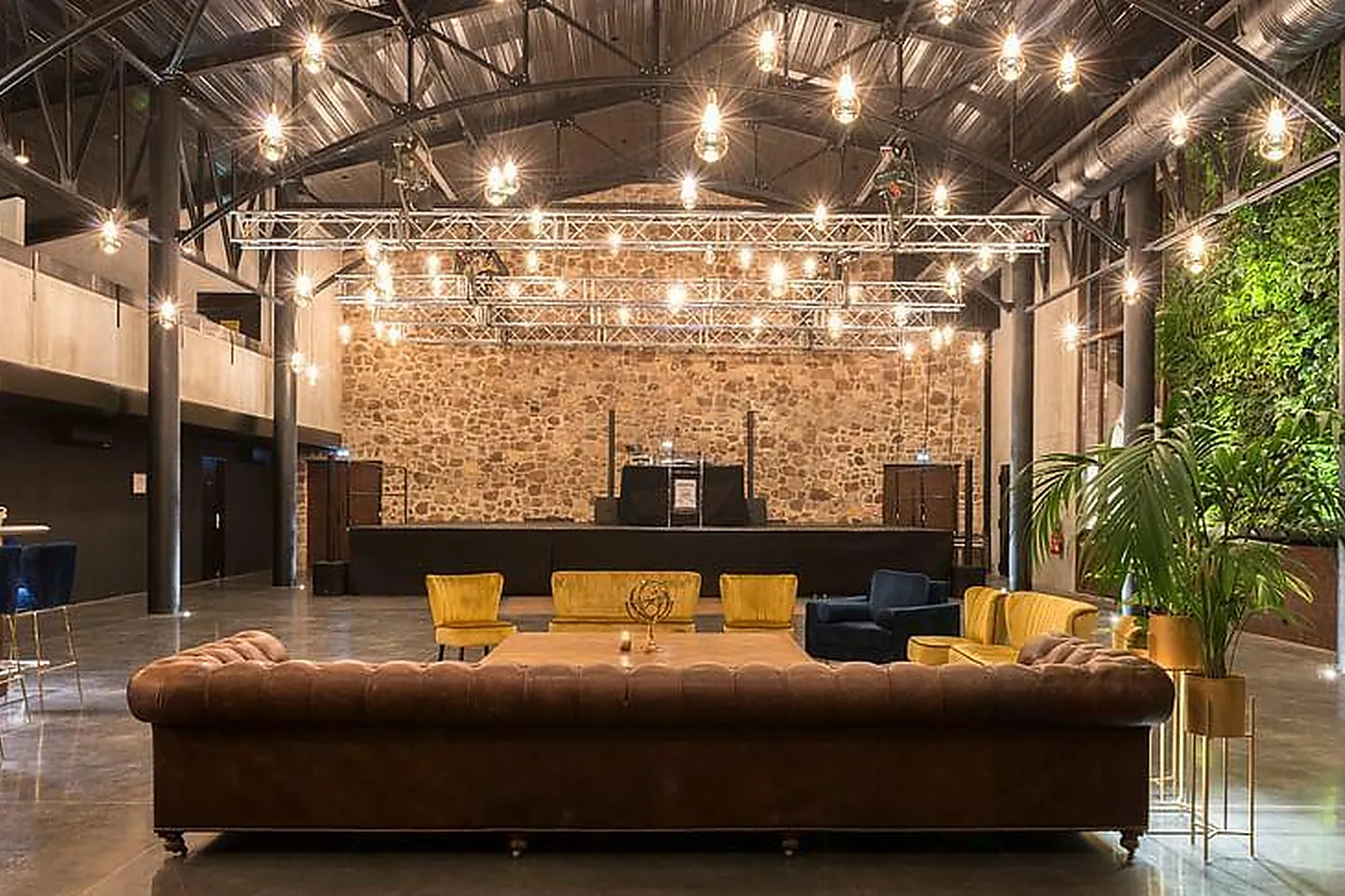 Lieux événementiels, NJ FORMATIONS