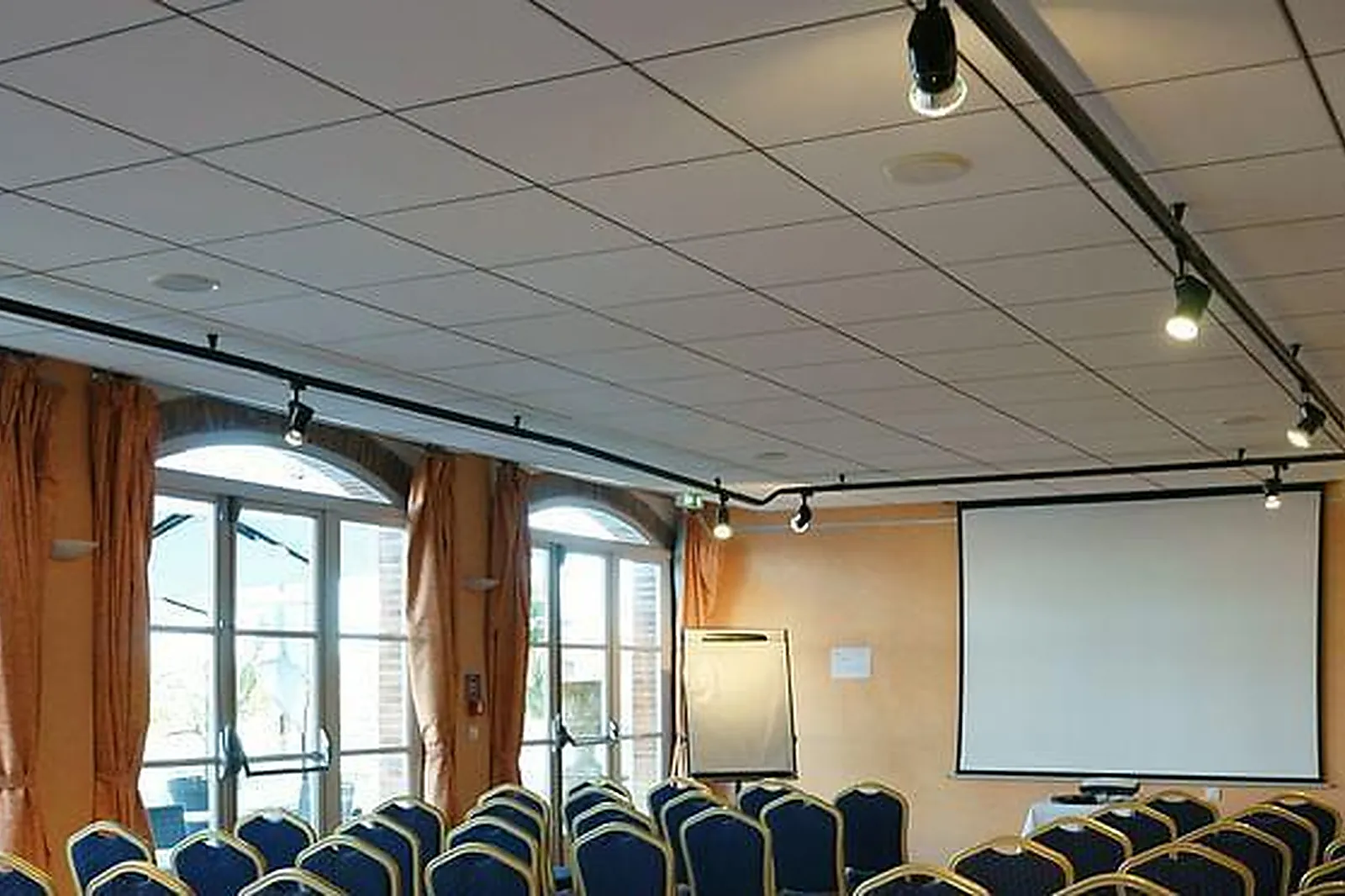 Lieux événementiels, RÉSIDENCE ELLA