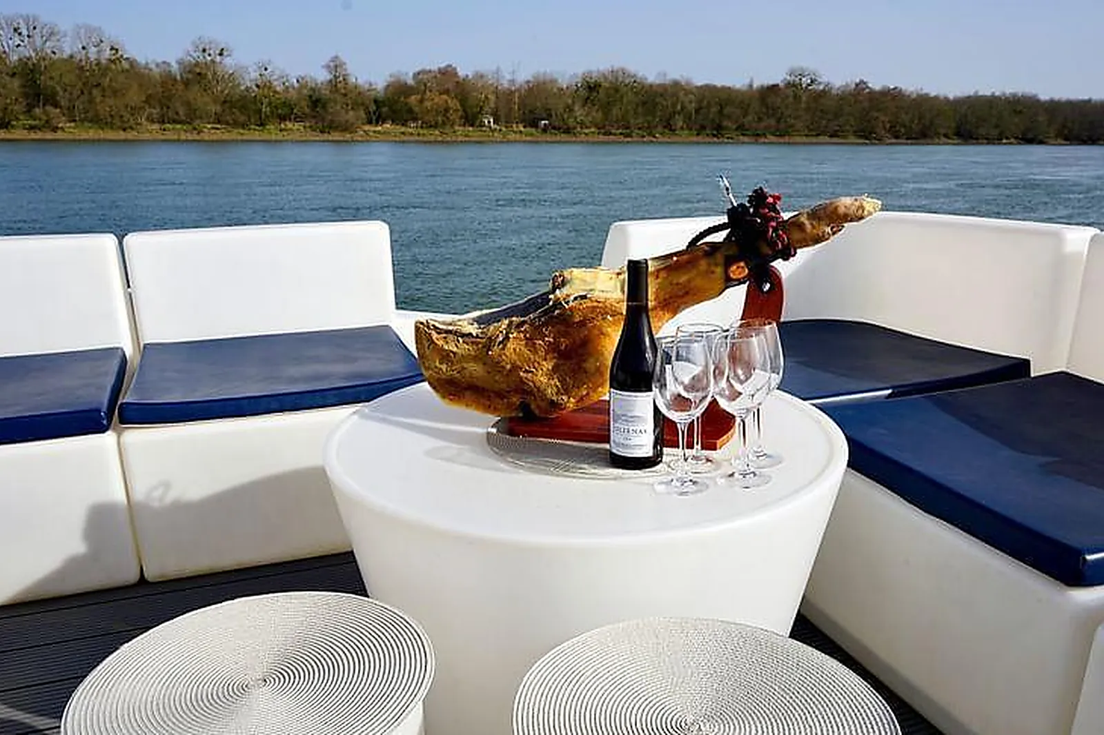 Lieux événementiels, LE NOMA