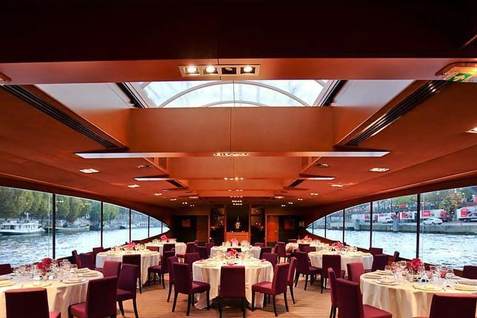 Lieux événementiels, LE PARIS