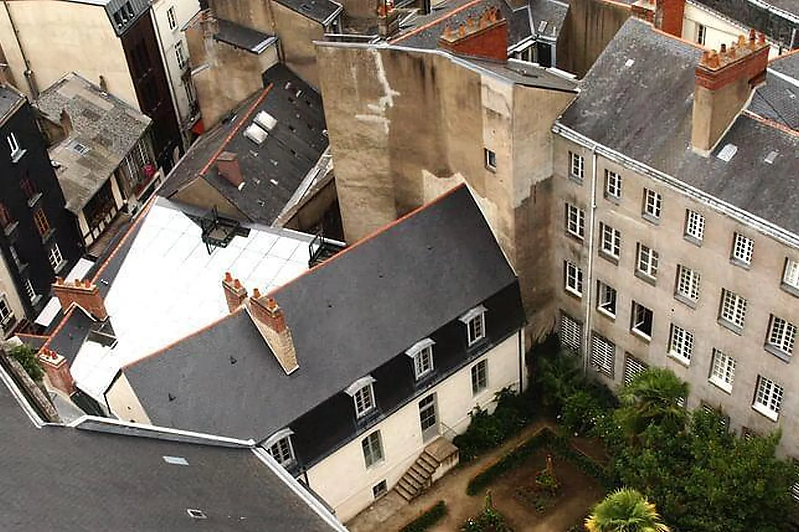 Lieux événementiels, LE PASSAGE SAINTE CROIX