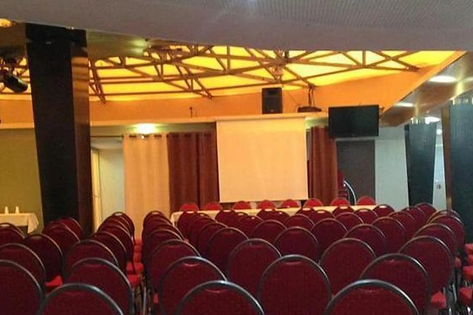 Lieux événementiels, LE PHOEBUS ***