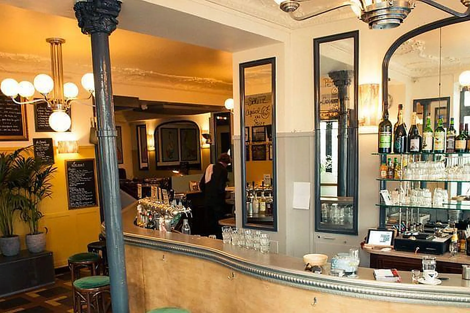 Lieux événementiels, LE PISTON PÉLICAN