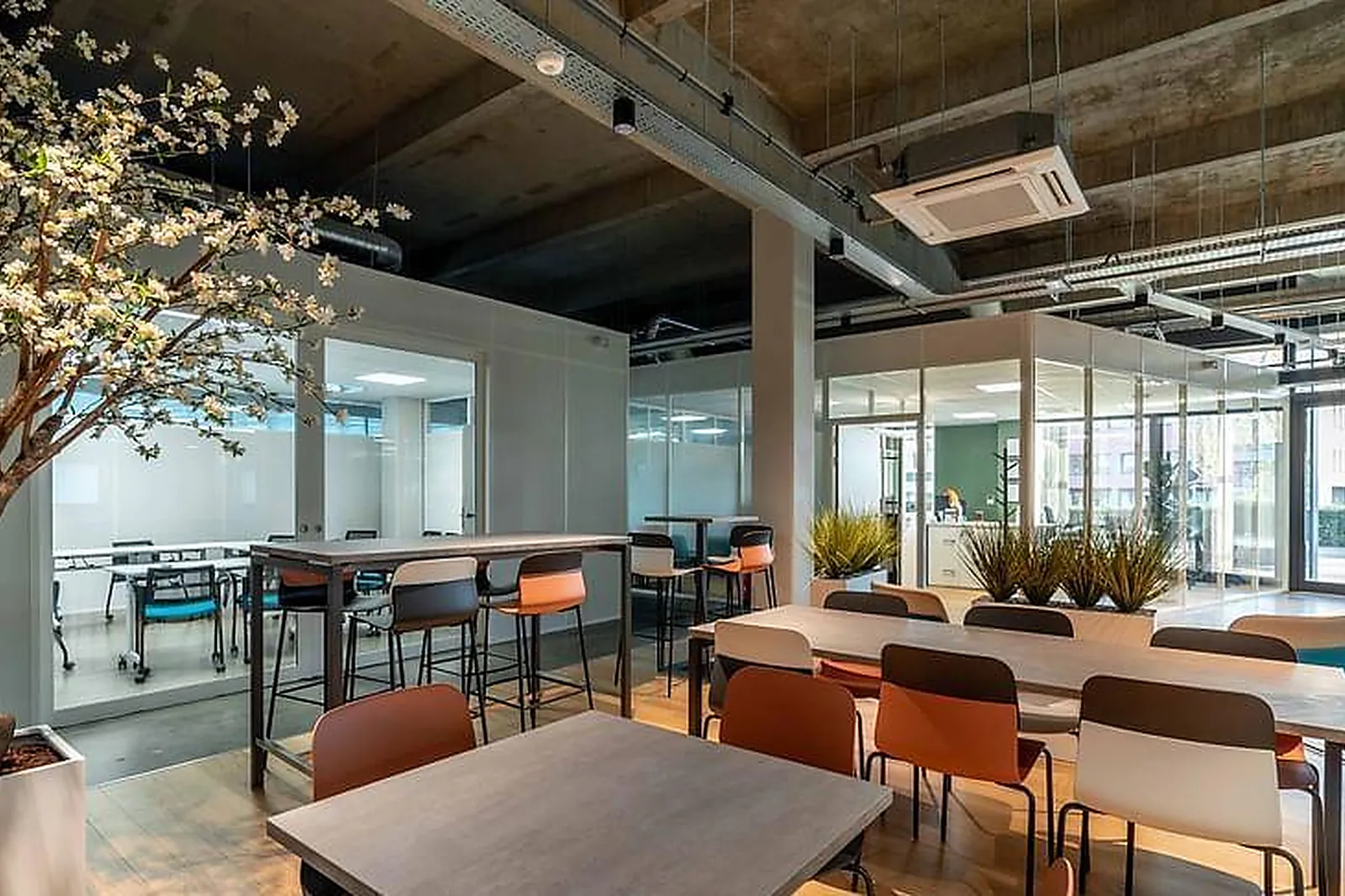 Lieux événementiels, LE POINT MILIEU