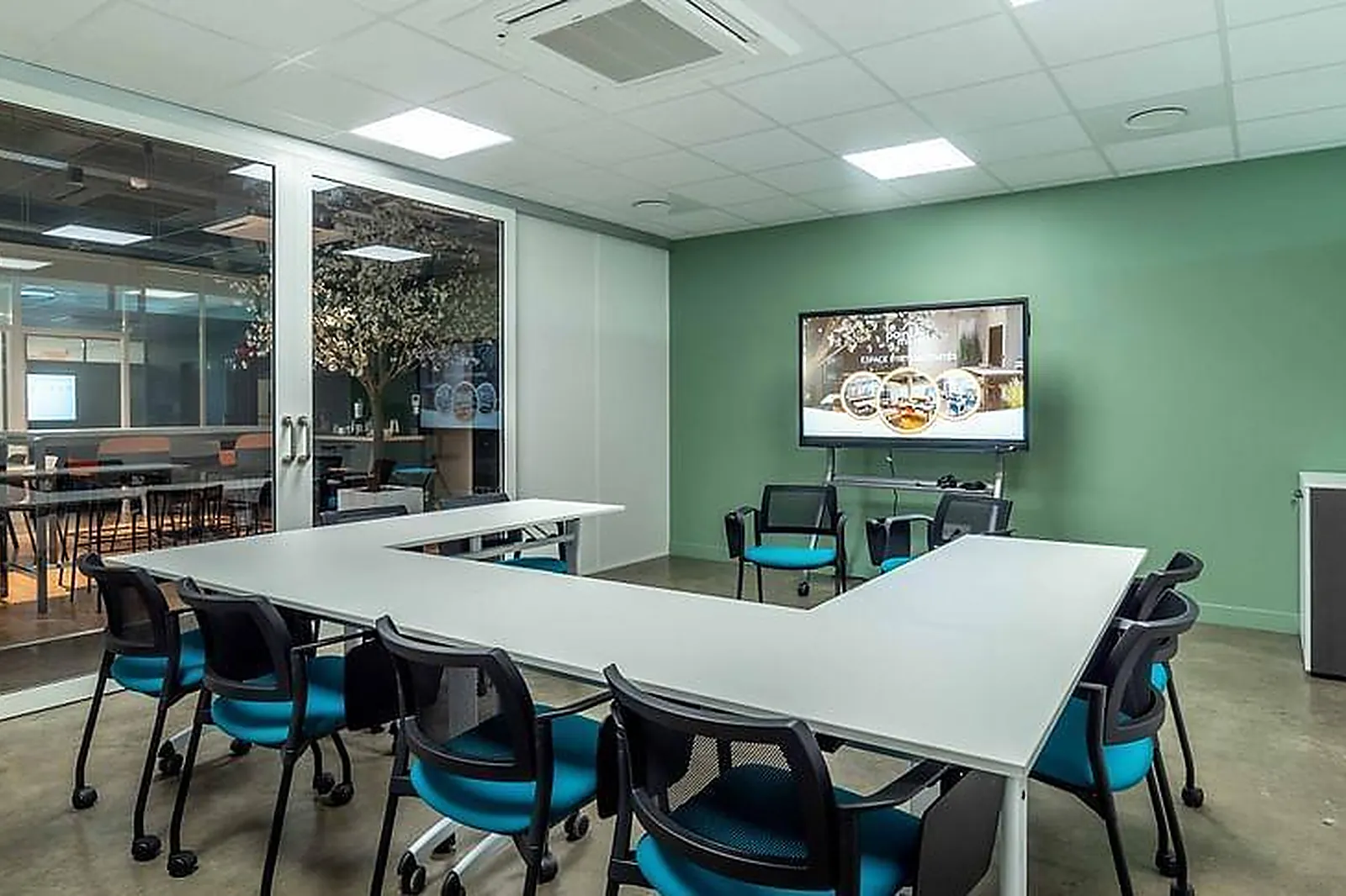 Lieux événementiels, LE POINT MILIEU