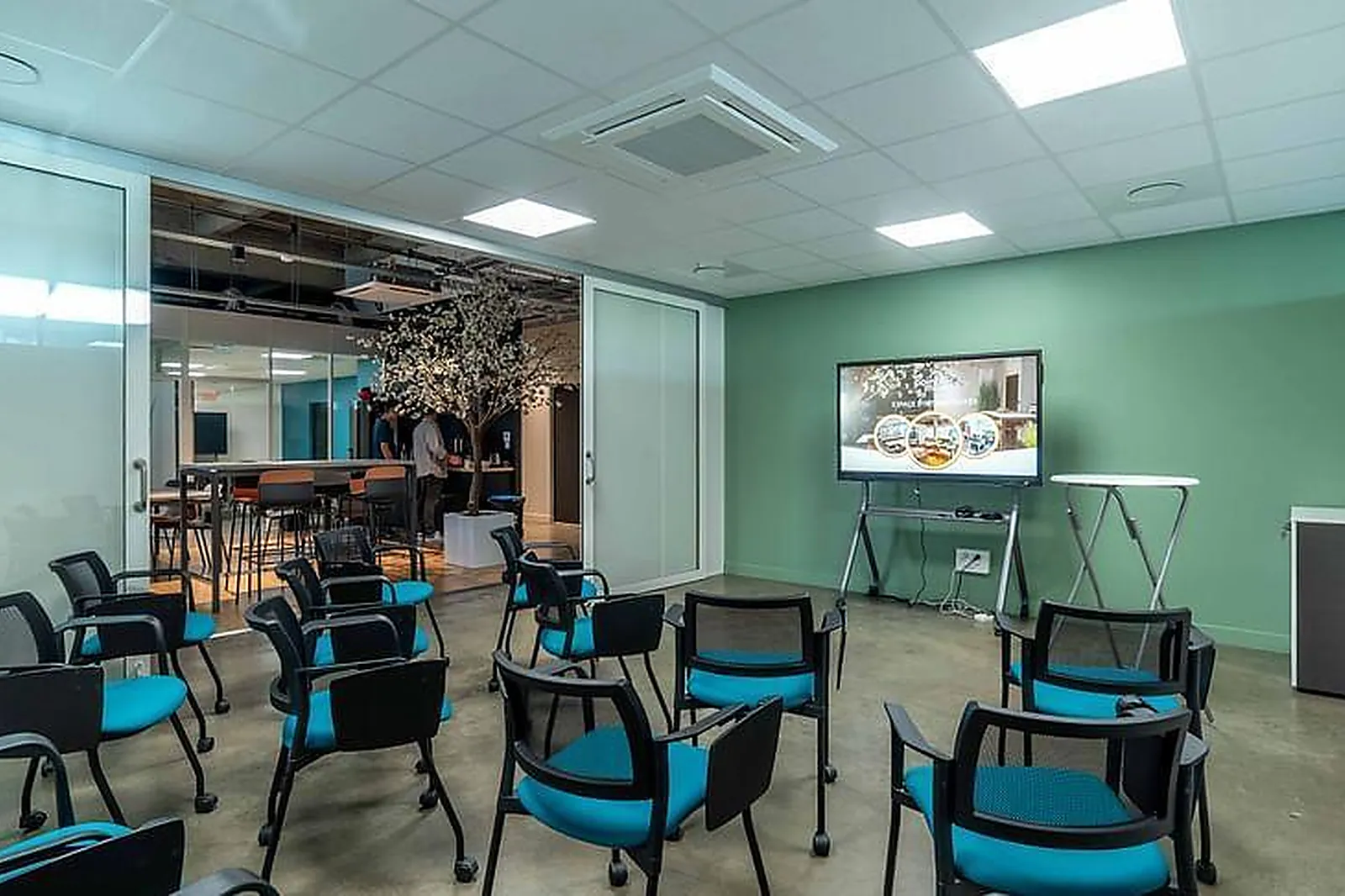 Lieux événementiels, LE POINT MILIEU