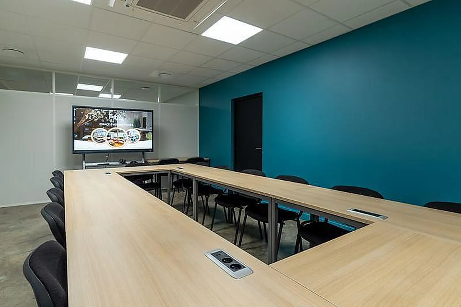 Lieux événementiels, LE POINT MILIEU