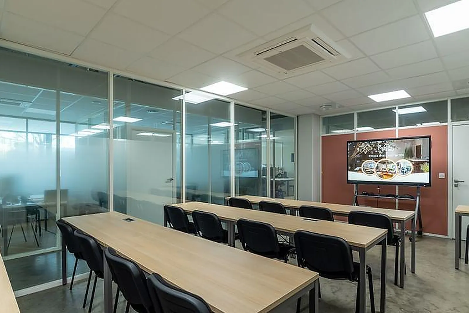 Lieux événementiels, LE POINT MILIEU