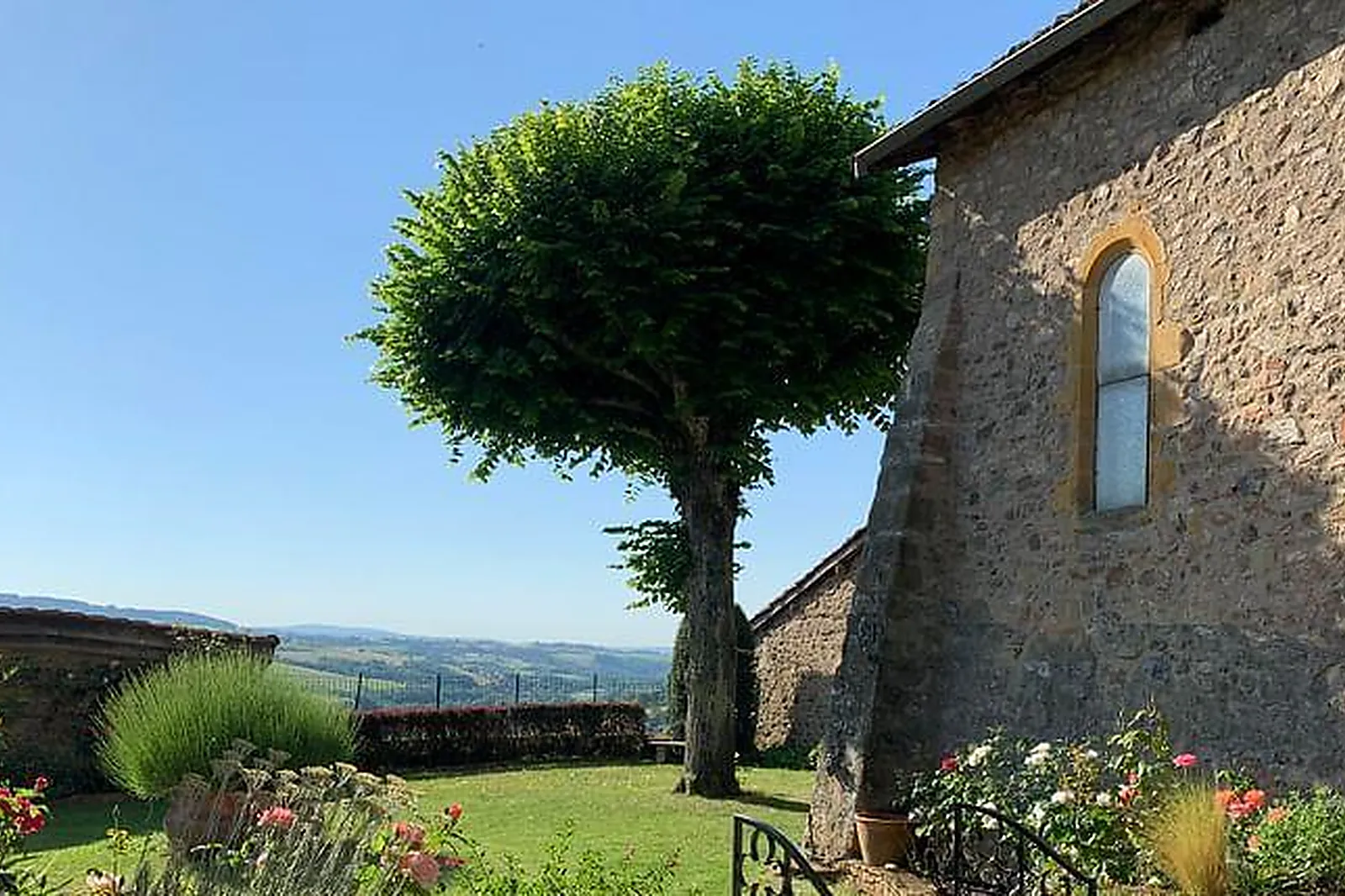 Lieux événementiels, LE PRIEURÉ DE TERNAND