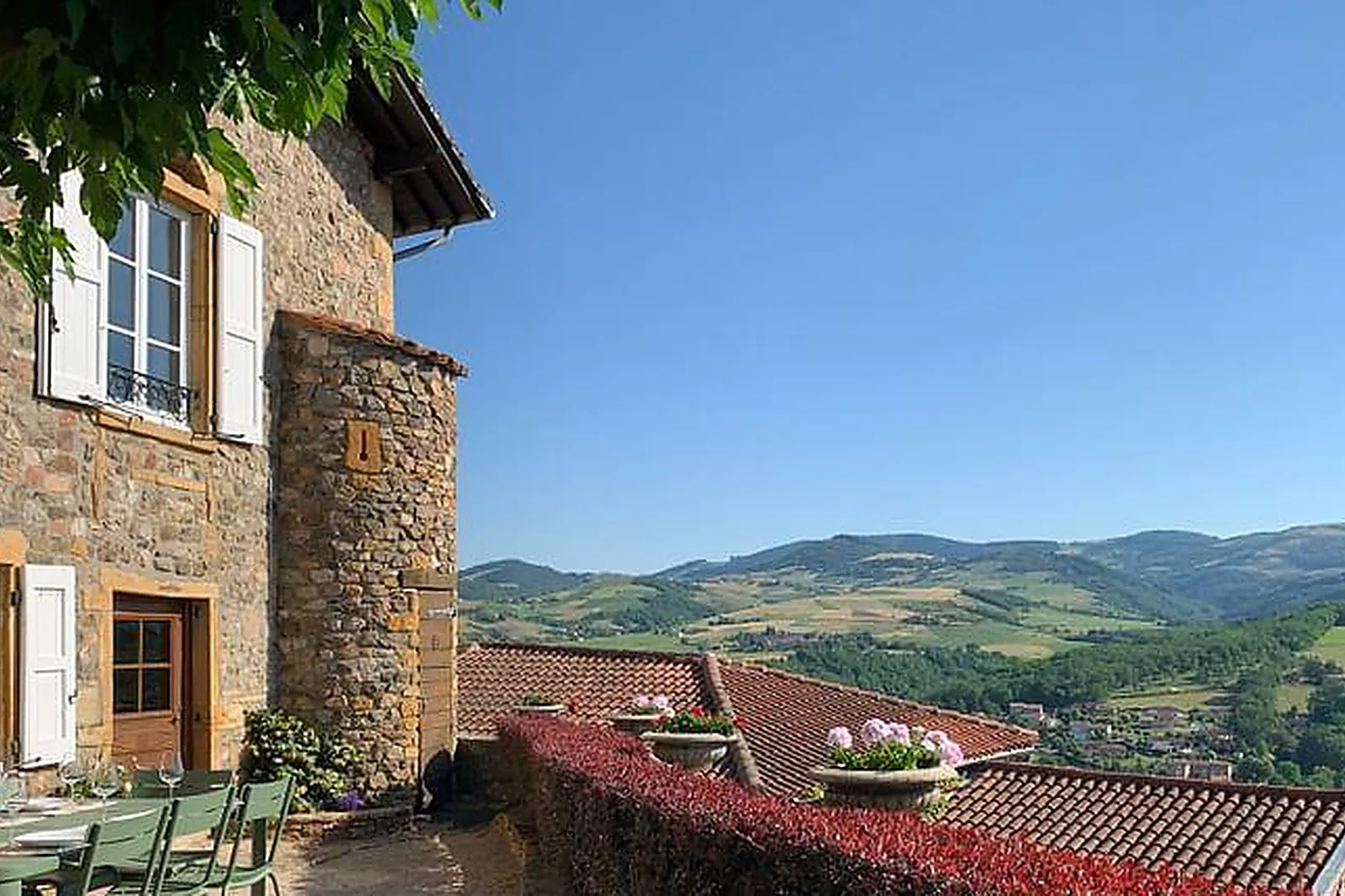 Lieux événementiels, LE PRIEURÉ DE TERNAND