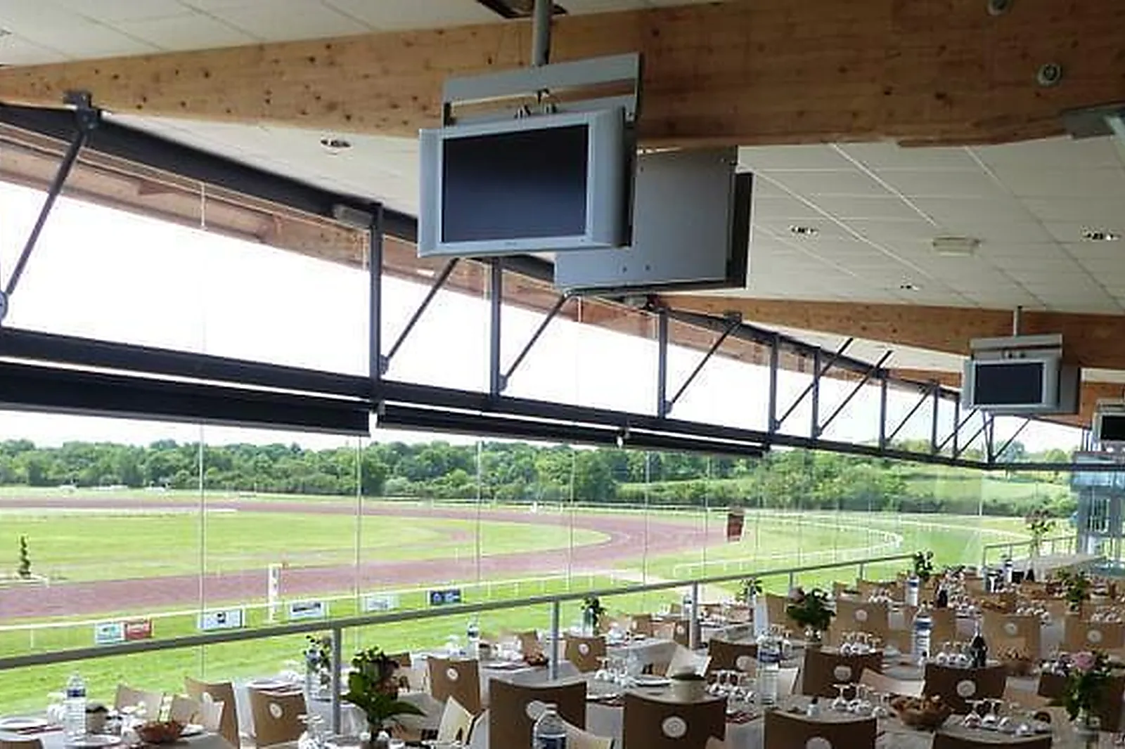 Lieux événementiels, LE PÔLE DU CHEVAL