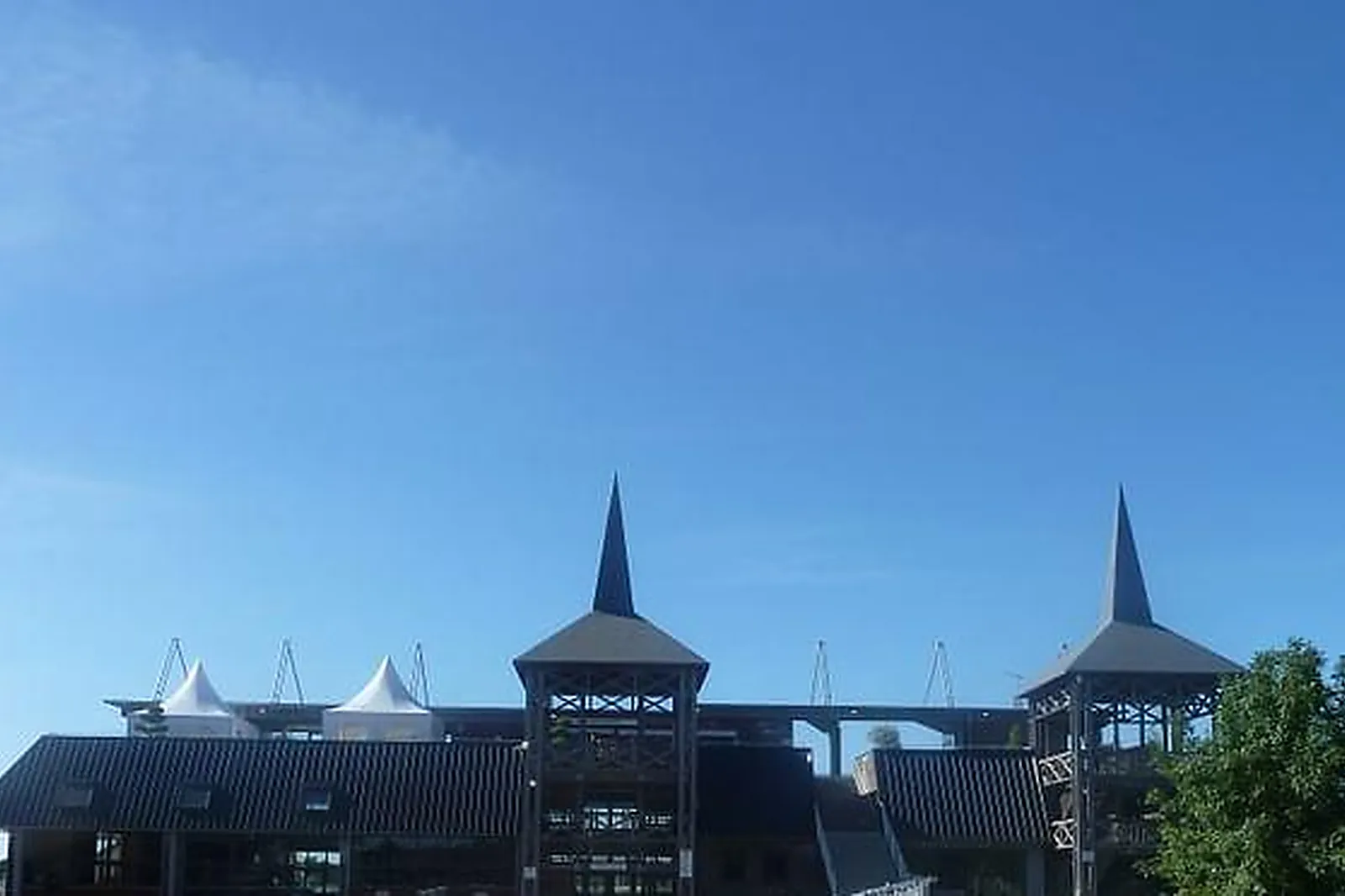 Lieux événementiels, LE PÔLE DU CHEVAL