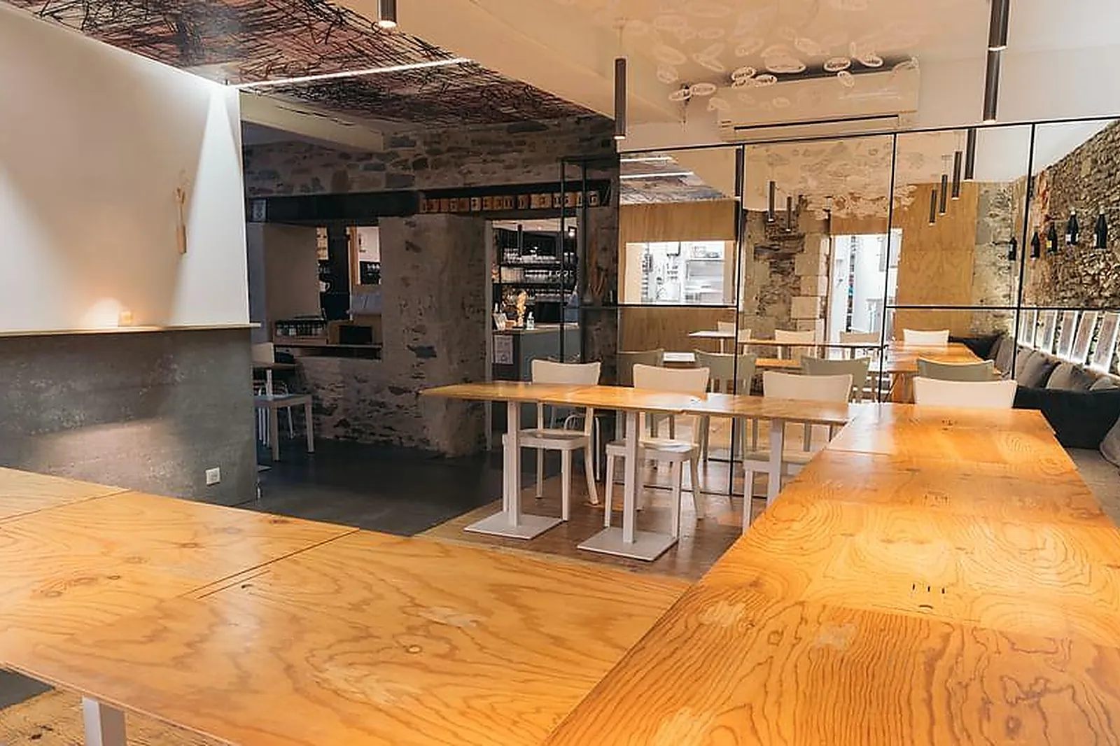 Lieux événementiels, LE REFLET