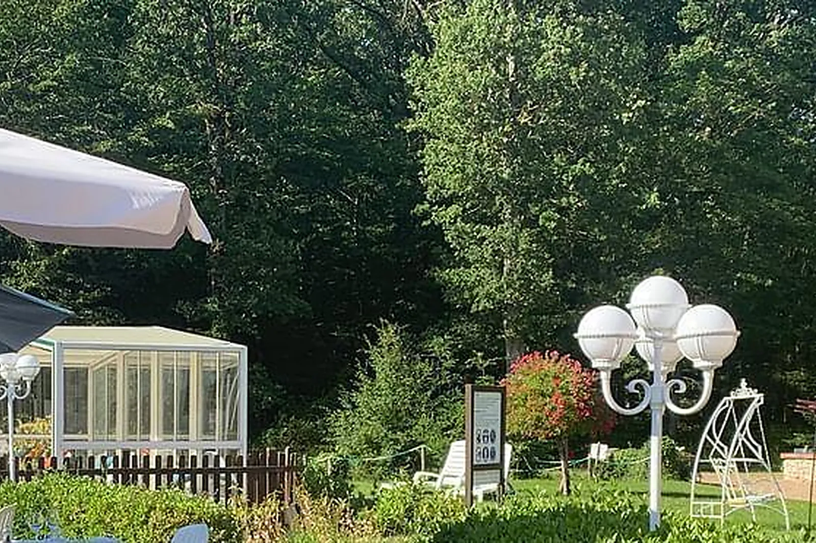 Lieux événementiels, LE RELAIS DES LANDES ****