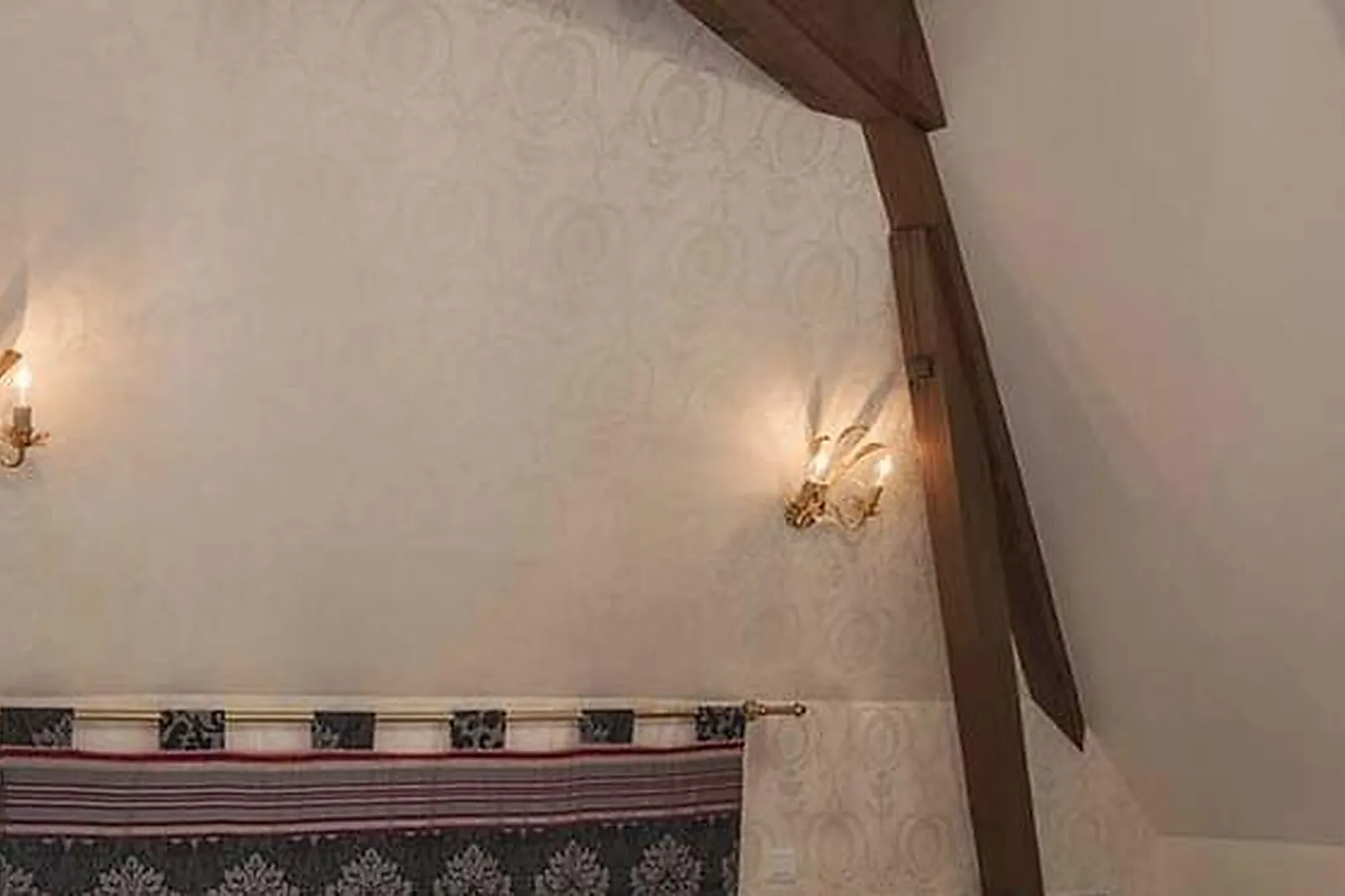 Lieux événementiels, LE RELAIS DES LANDES ****