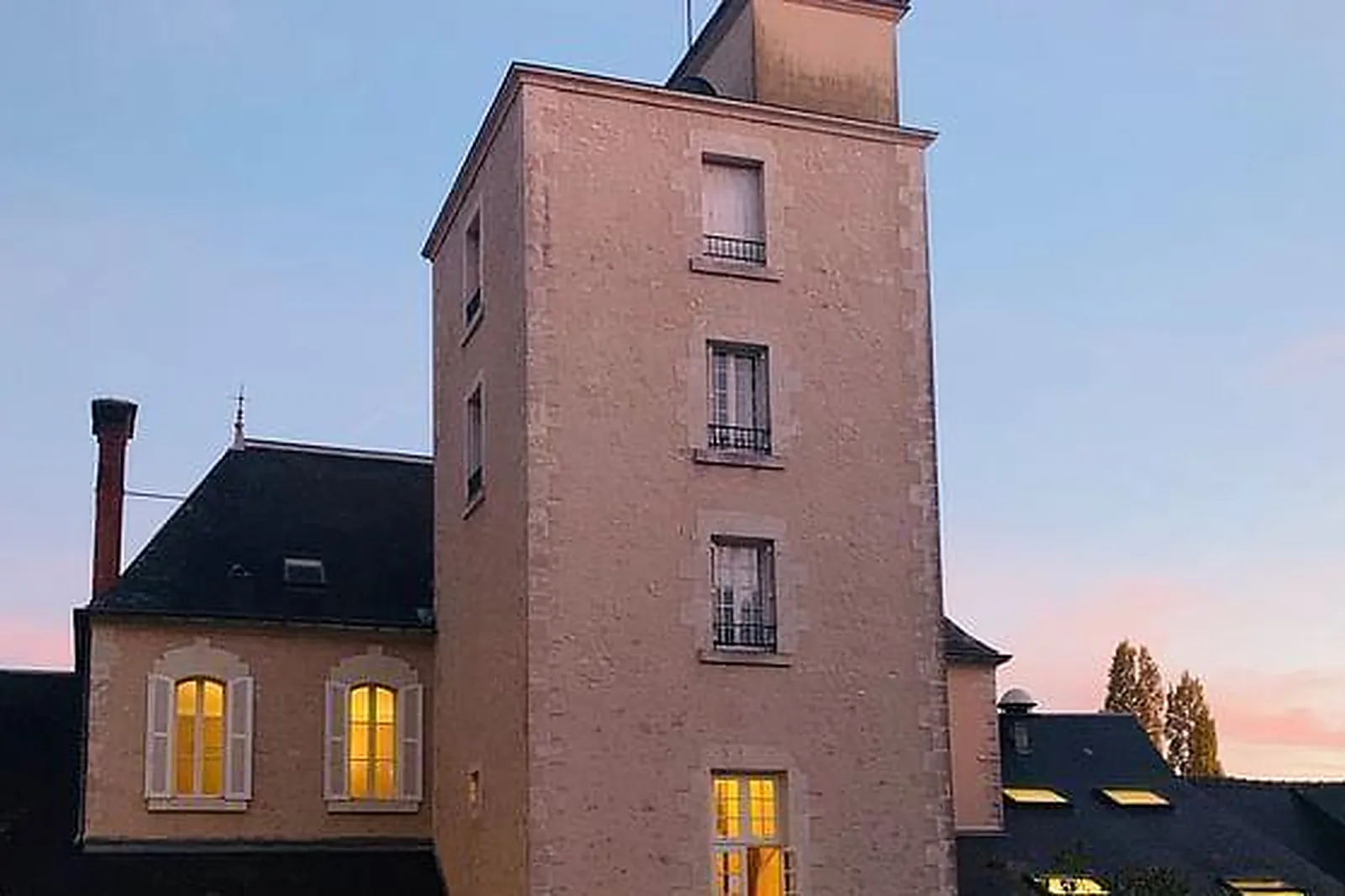 Lieux événementiels, LE RELAIS DES LANDES ****