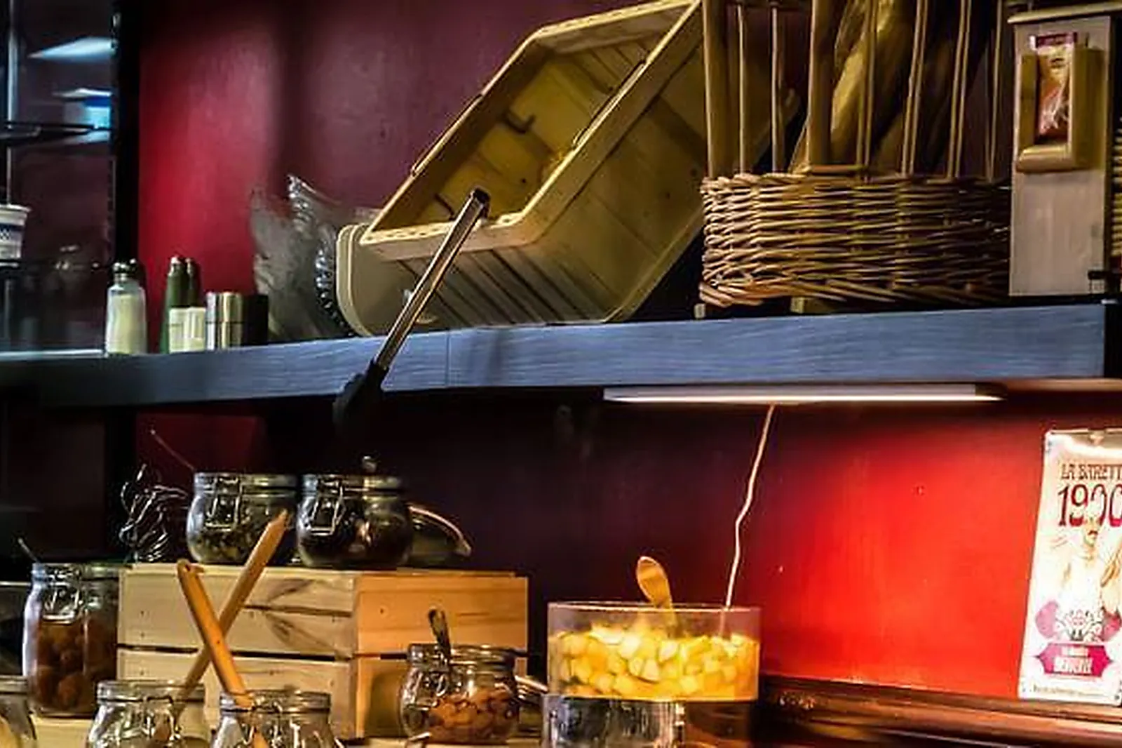 Lieux événementiels, LE RELAIS DU VERN***