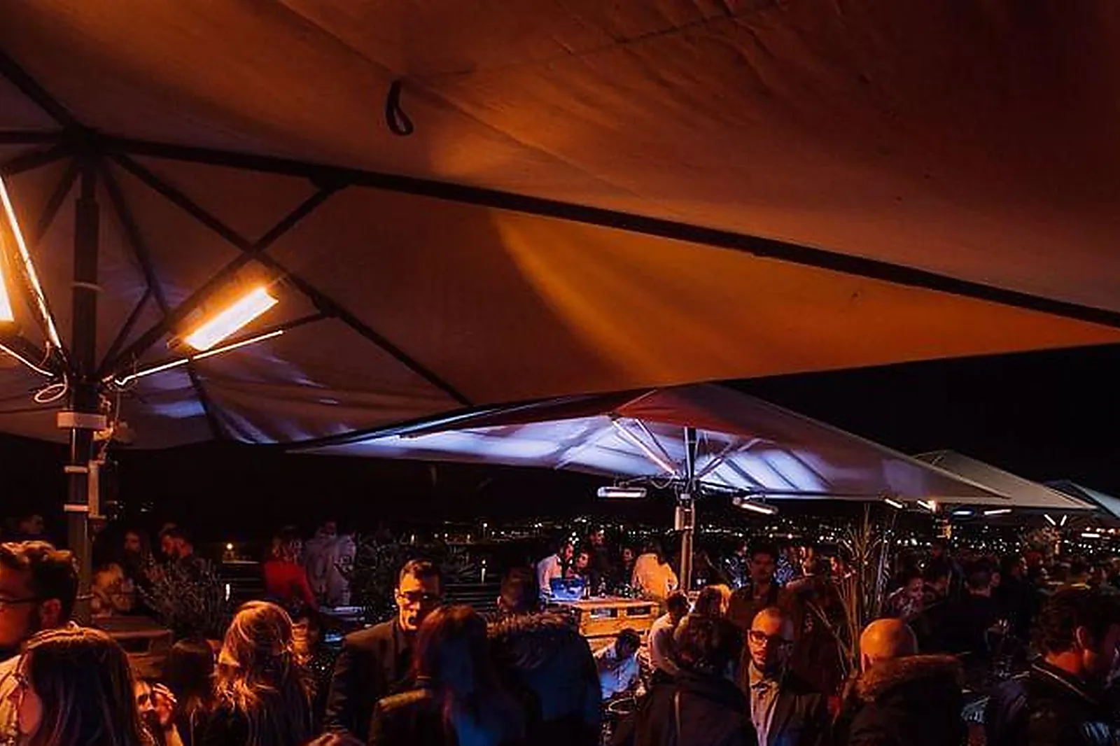 Lieux événementiels, LE REVERSO / ROOFTOP R2 MARSEILLE