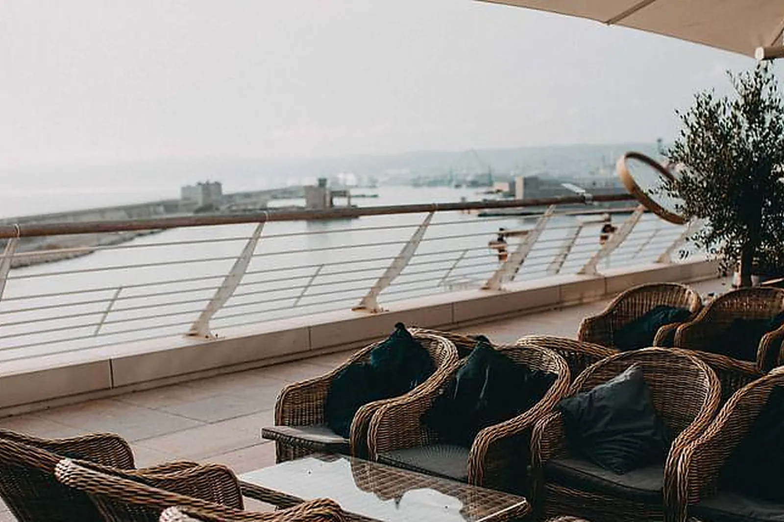 Lieux événementiels, LE REVERSO / ROOFTOP R2 MARSEILLE