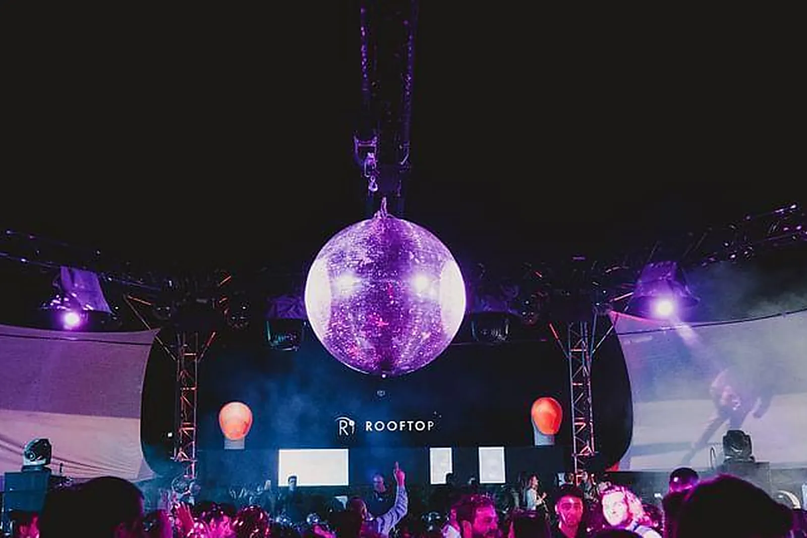 Lieux événementiels, LE REVERSO / ROOFTOP R2 MARSEILLE