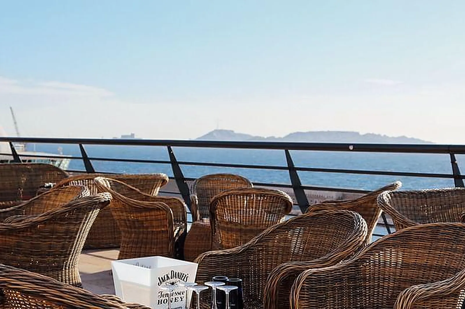 Lieux événementiels, LE REVERSO / ROOFTOP R2 MARSEILLE