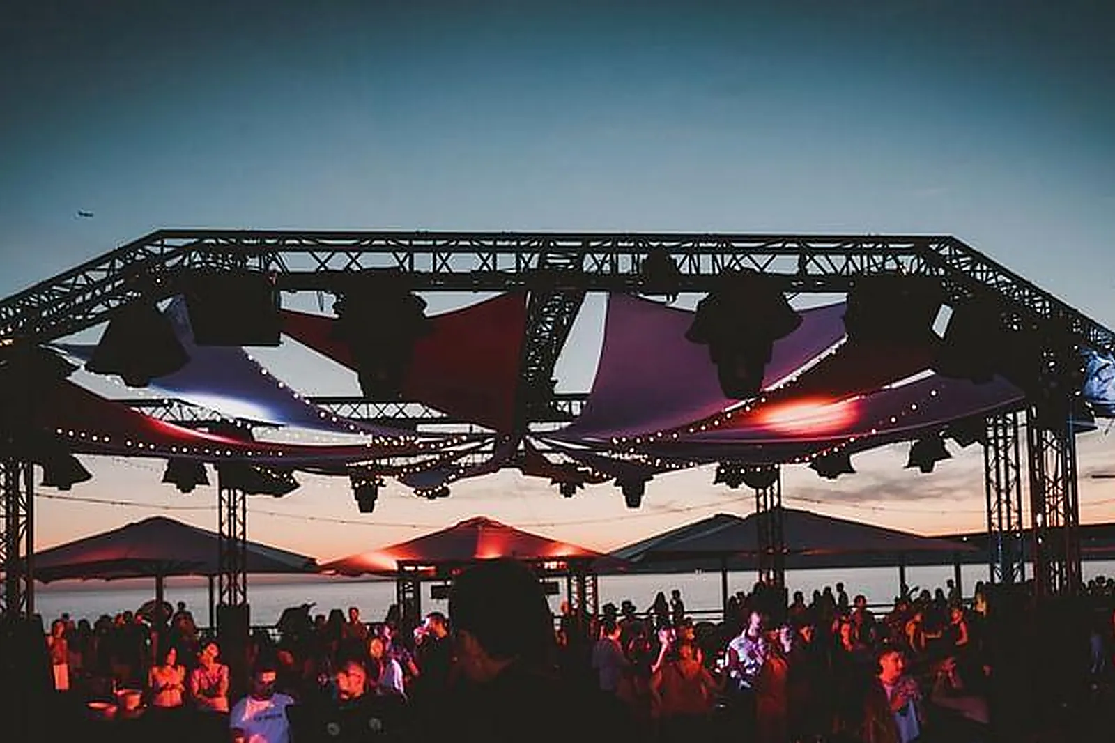 Lieux événementiels, LE REVERSO / ROOFTOP R2 MARSEILLE