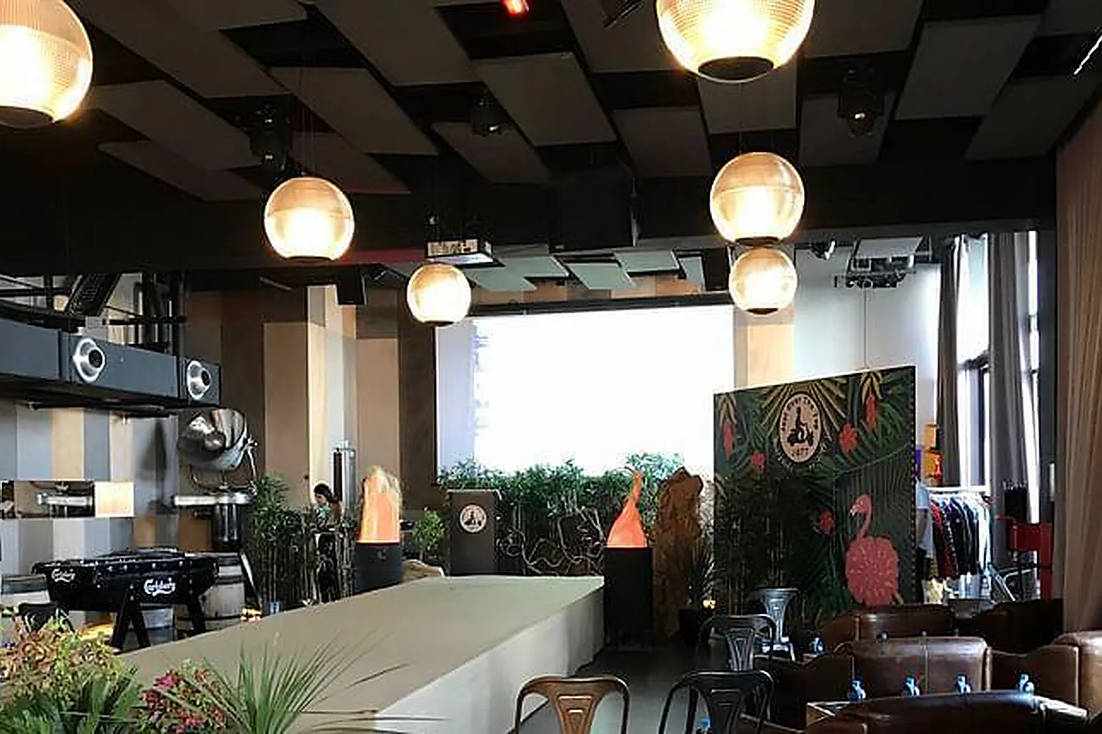 Lieux événementiels, LE REVERSO / ROOFTOP R2 MARSEILLE