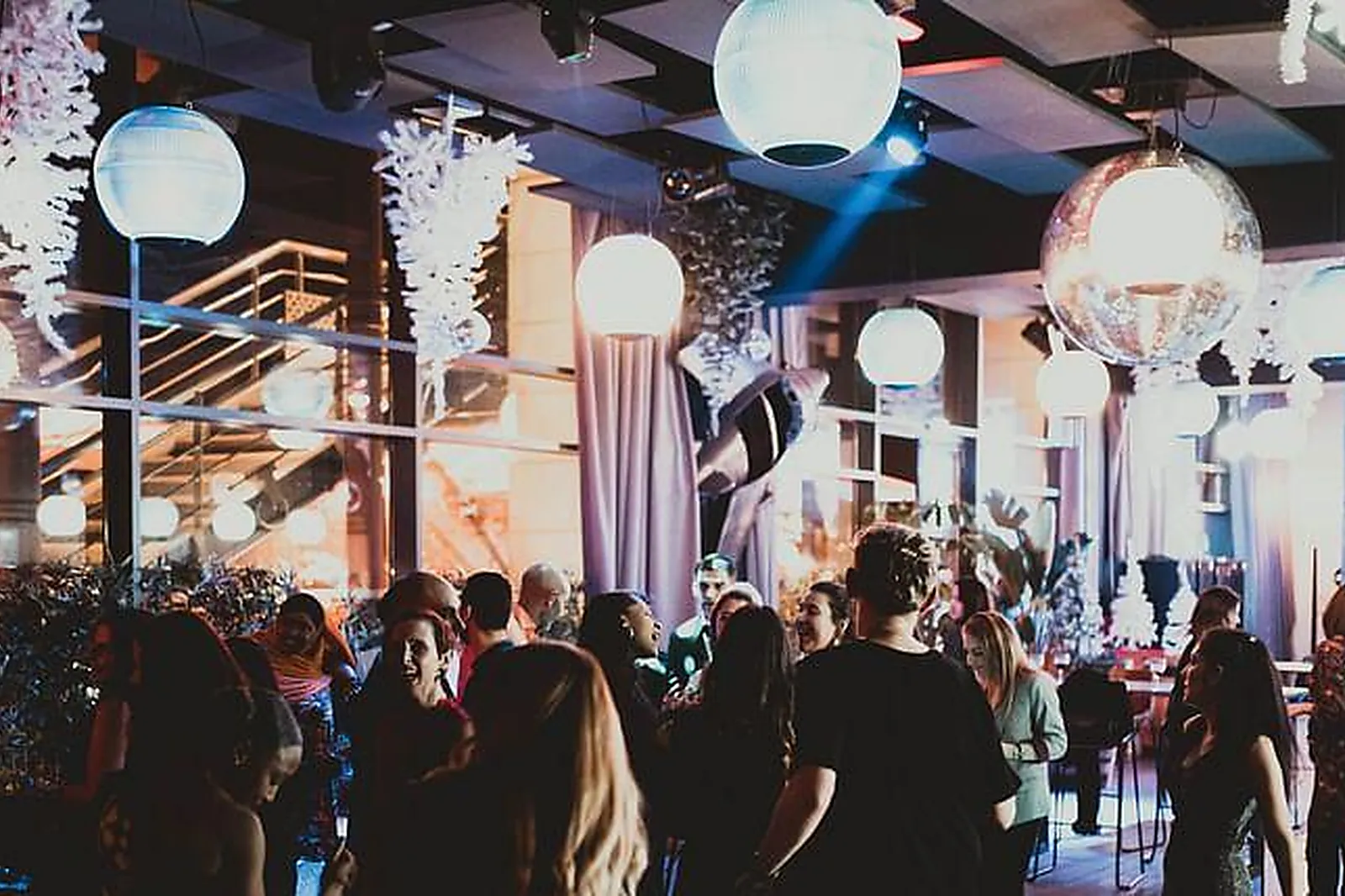 Lieux événementiels, LE REVERSO / ROOFTOP R2 MARSEILLE