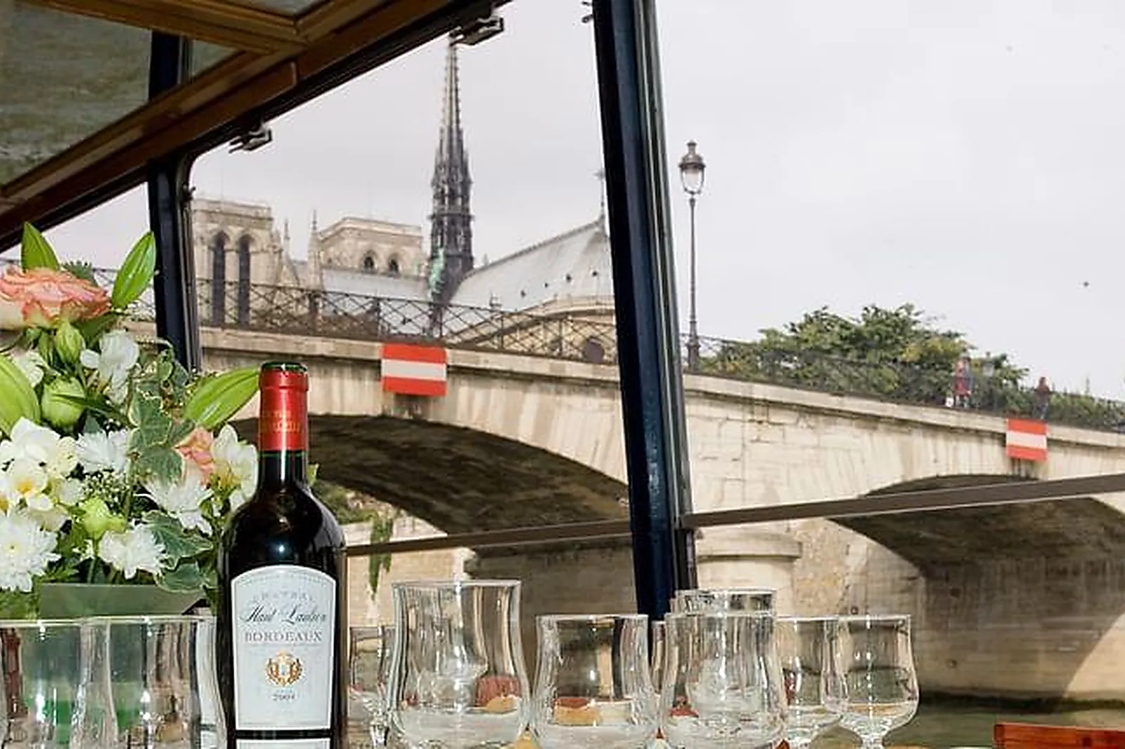 Lieux événementiels, LE RIVE DROITE BATEAU NAVIGANT