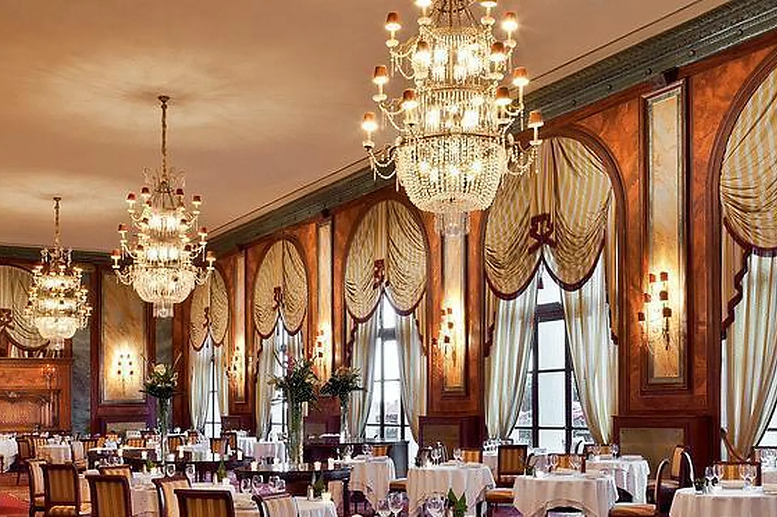 Lieux événementiels, LE ROYAL DEAUVILLE *****