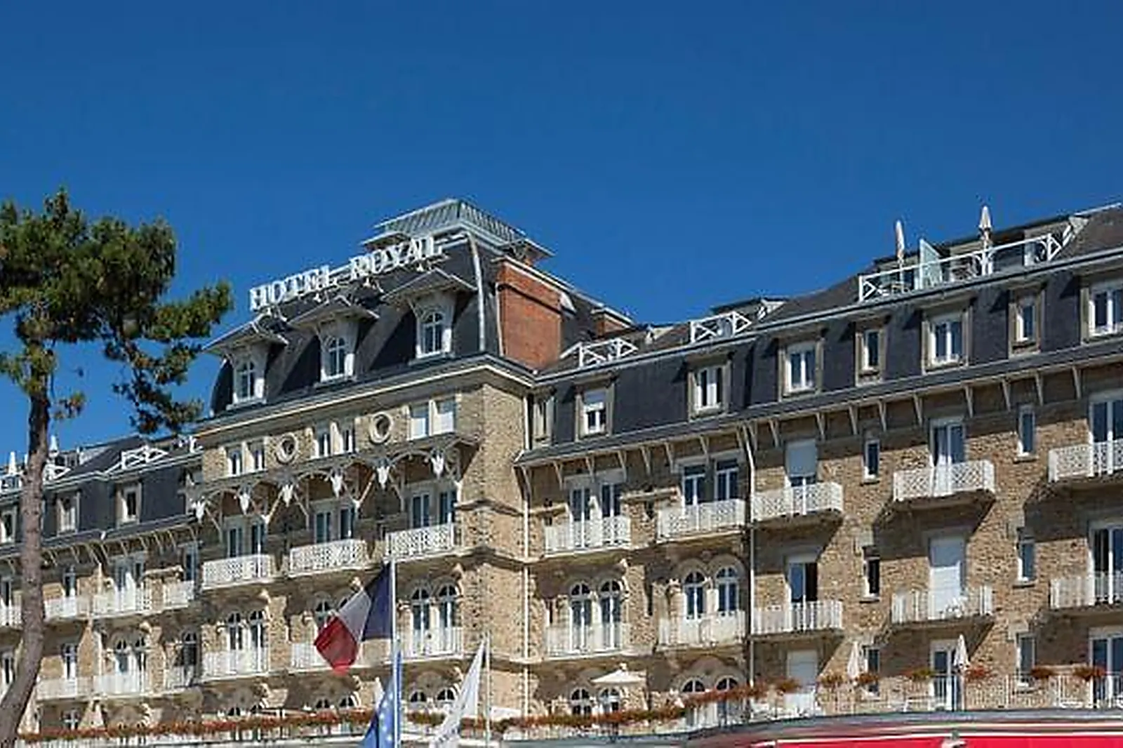 Lieux événementiels, ESPACE FORMATION LE CASTELET