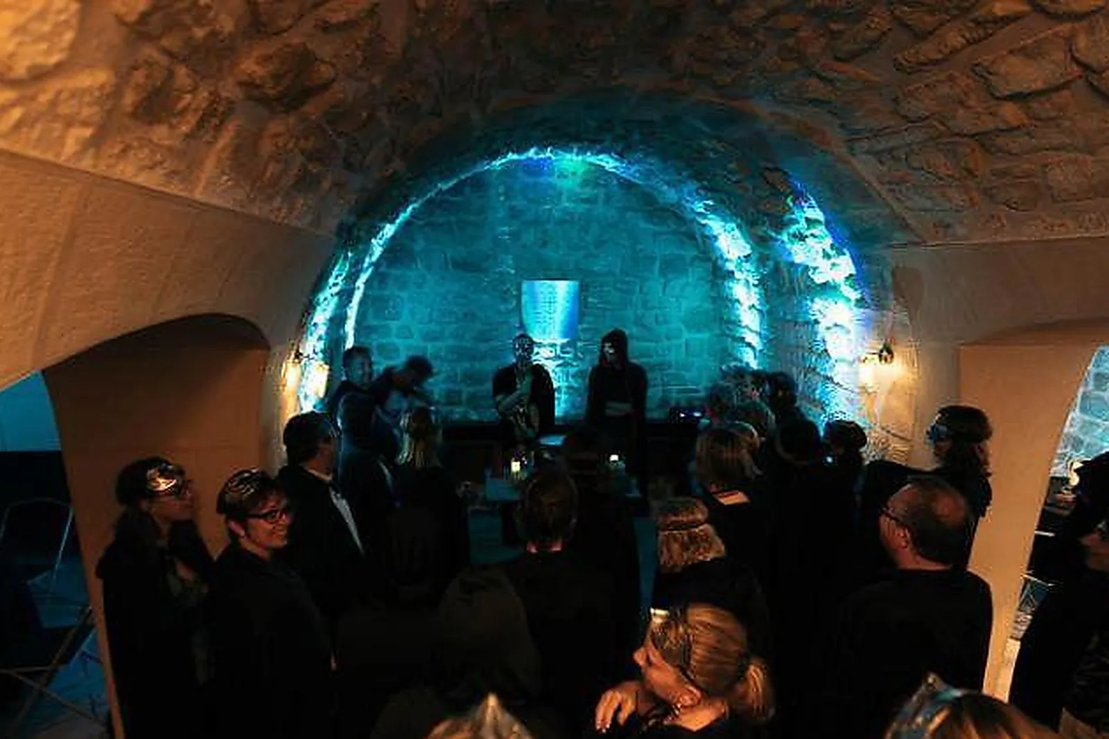 Lieux événementiels, LE SECRET DE L'ÎLE