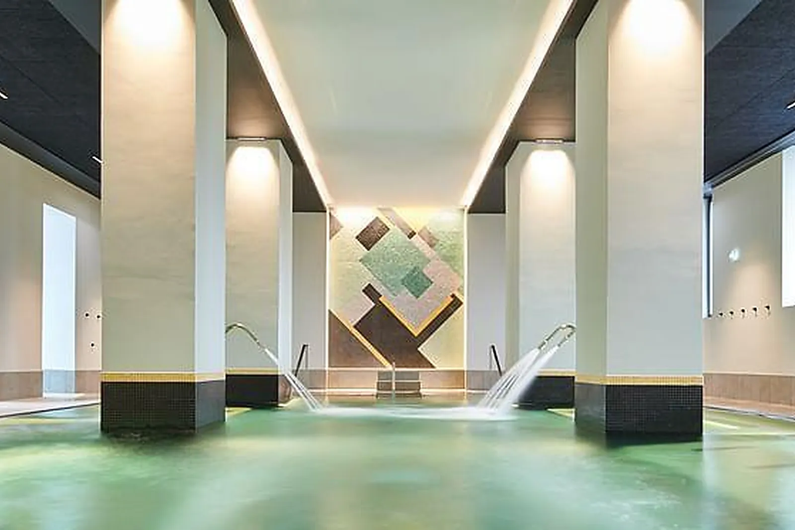 Lieux événementiels, LE SPLENDID ****