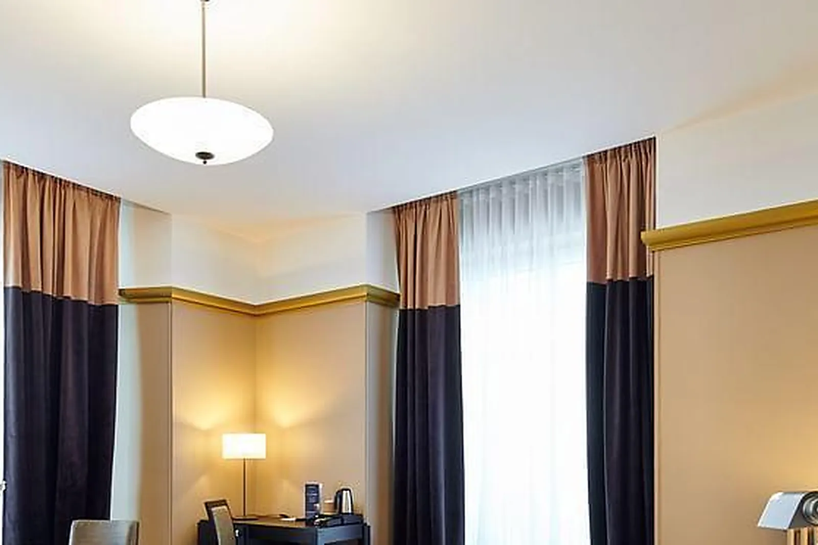 Lieux événementiels, LE SPLENDID ****