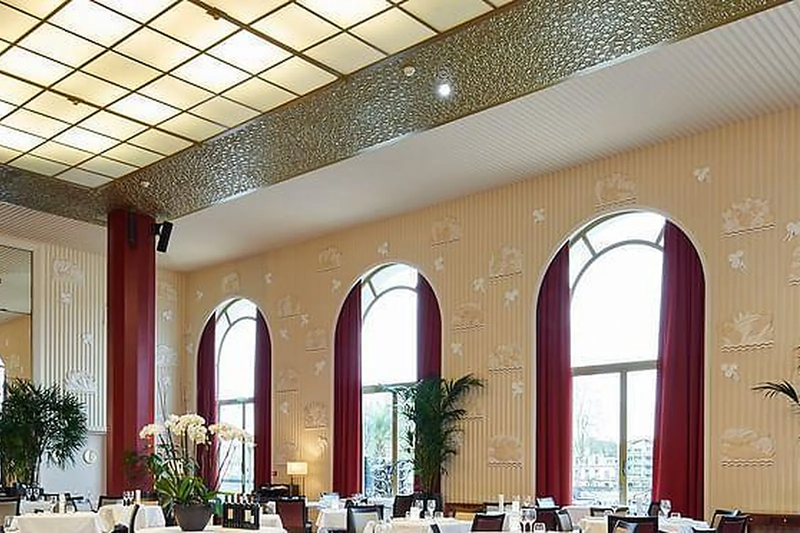 Lieux événementiels, LE SPLENDID ****