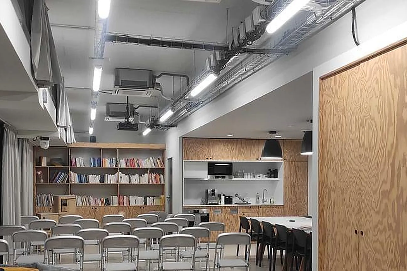 Lieux événementiels, LE TANK