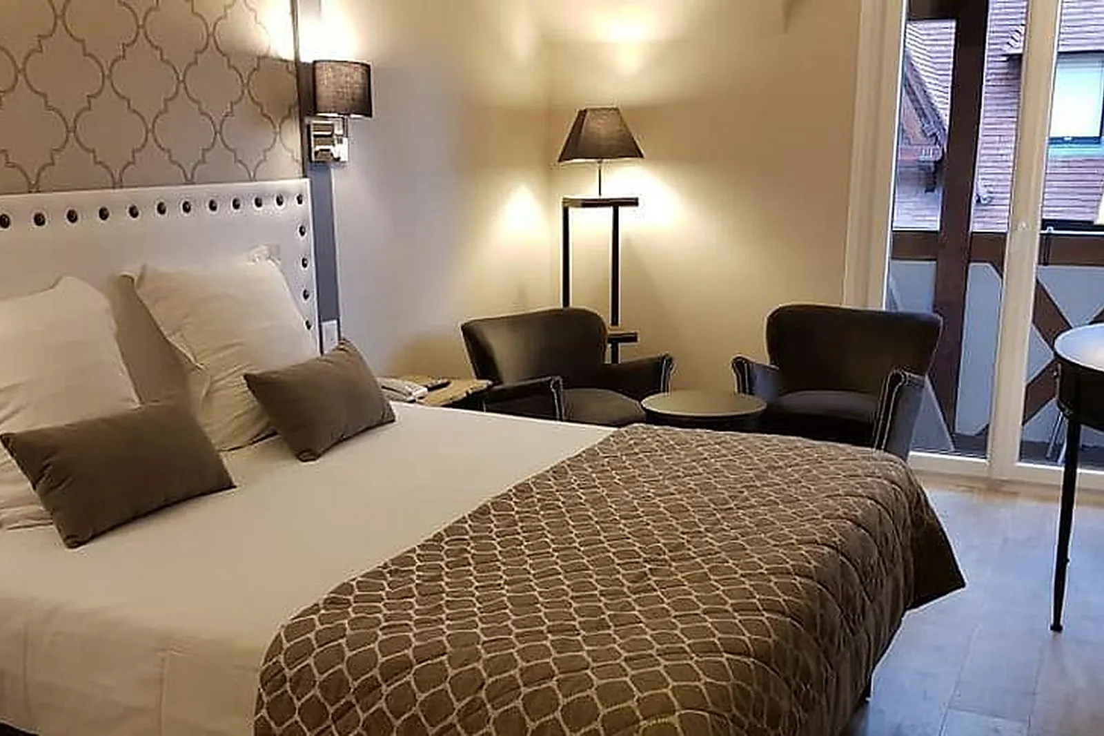 Lieux événementiels, LE TROPHÉE BY M ***