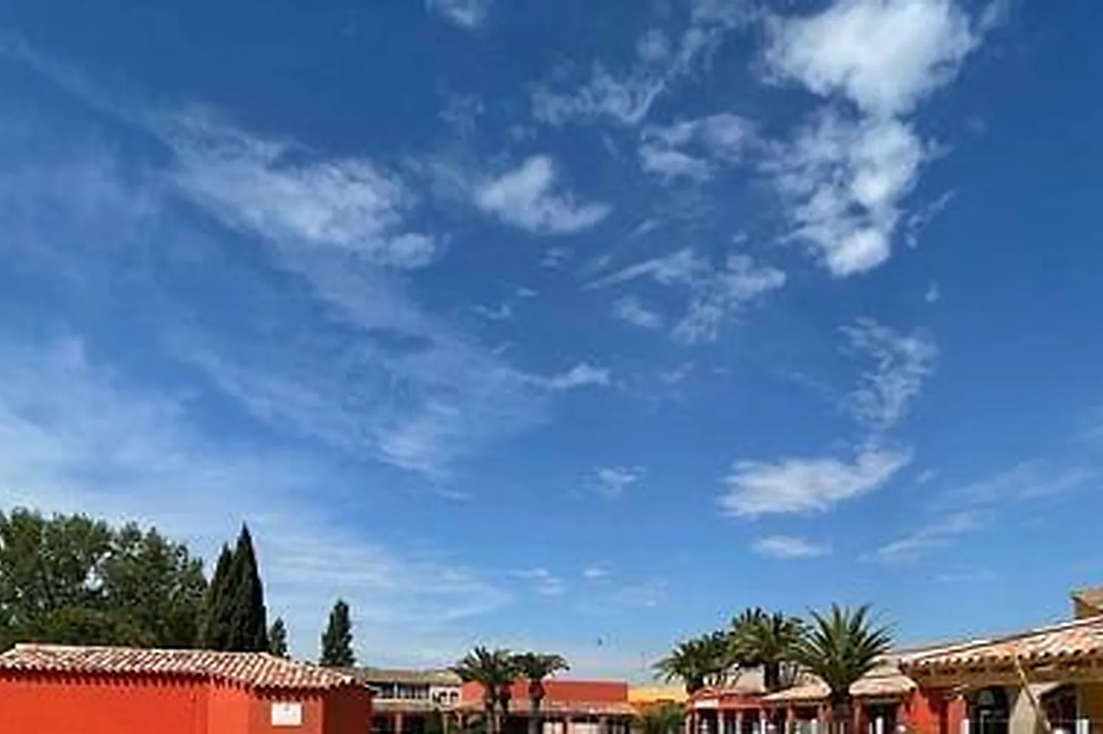 Lieux événementiels, LE VILLAGE CAMARGUAIS