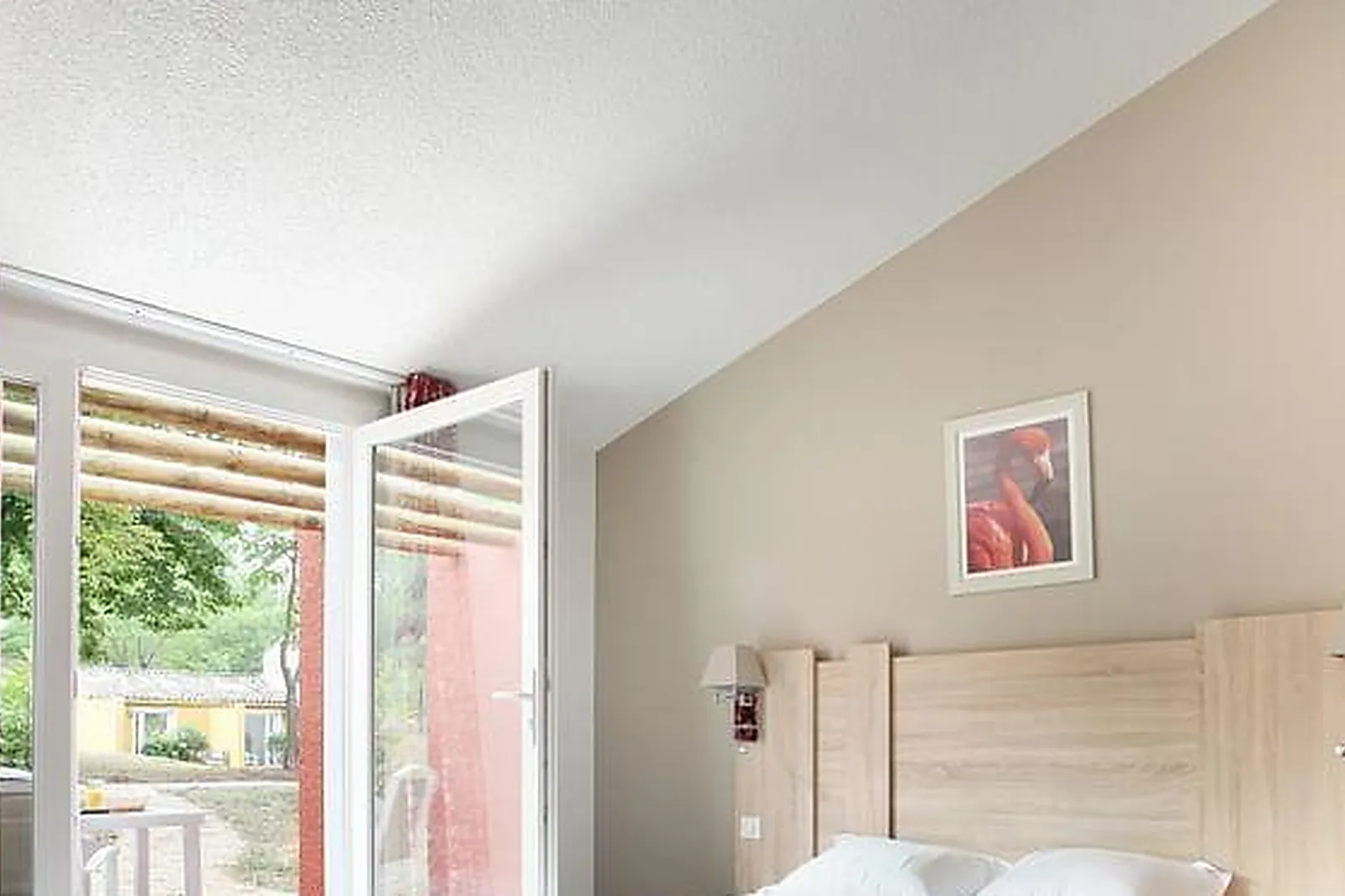 Lieux événementiels, LE VILLAGE CAMARGUAIS